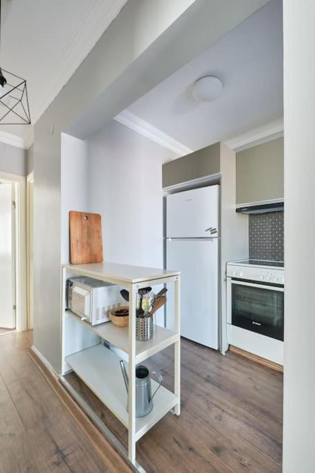 A Flat In The Center With Terrace
