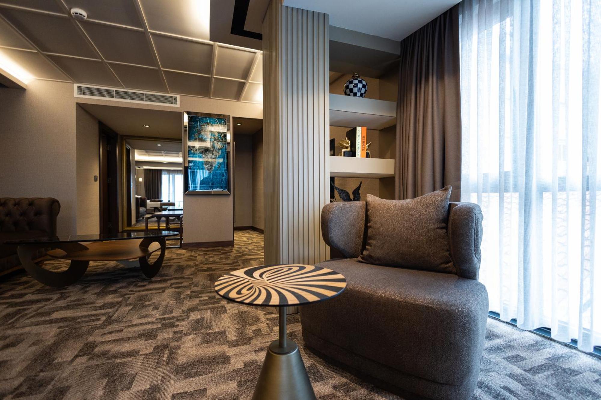 Hotel Tonight Port 4*