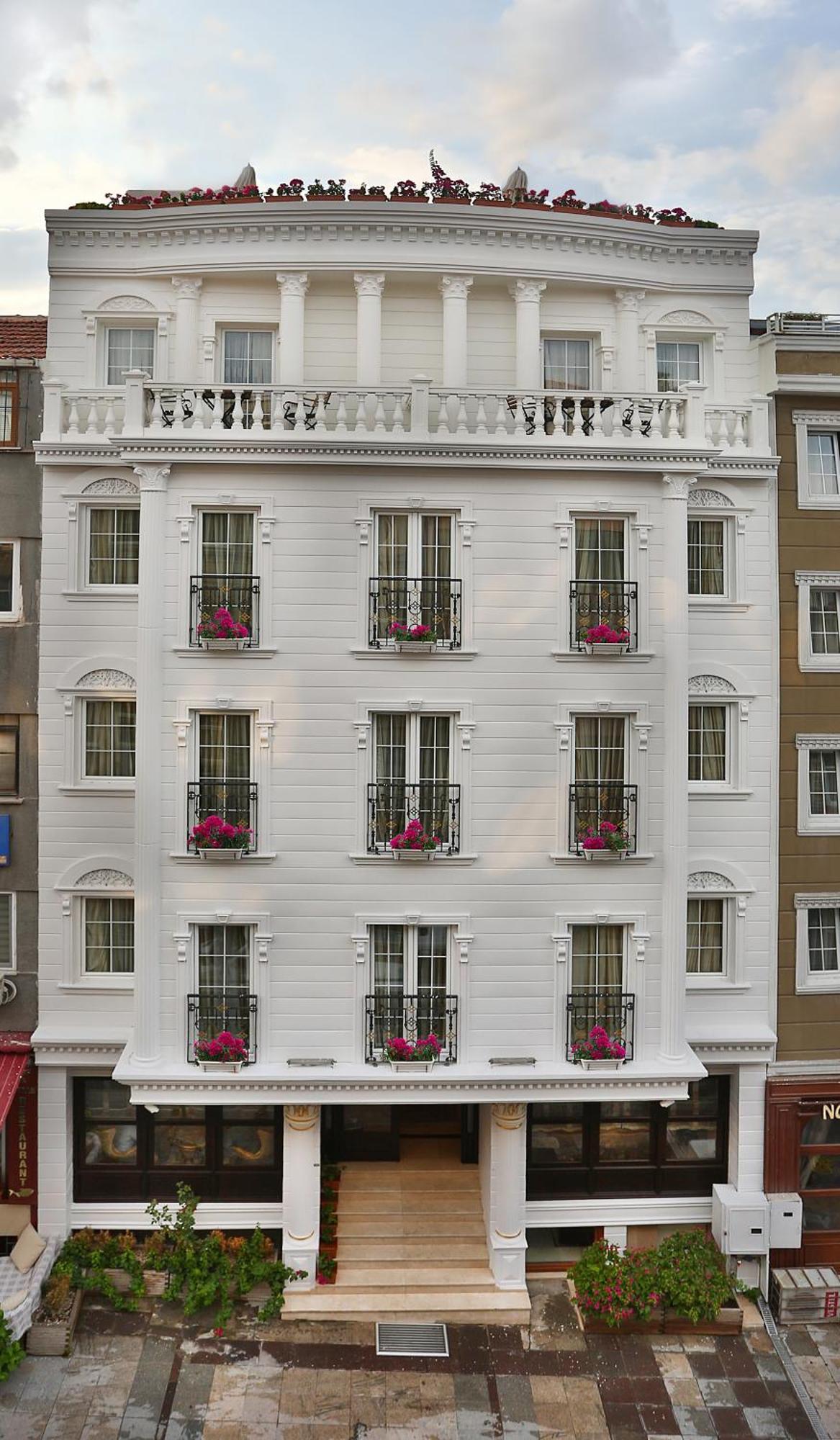 White House Hotel