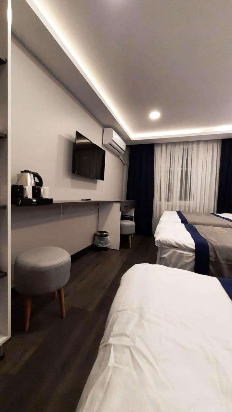 Otel Door *
