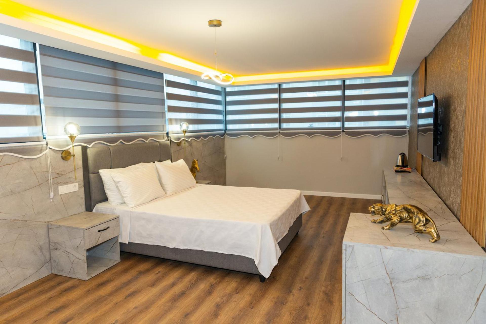 Hotel The Hera Business &
