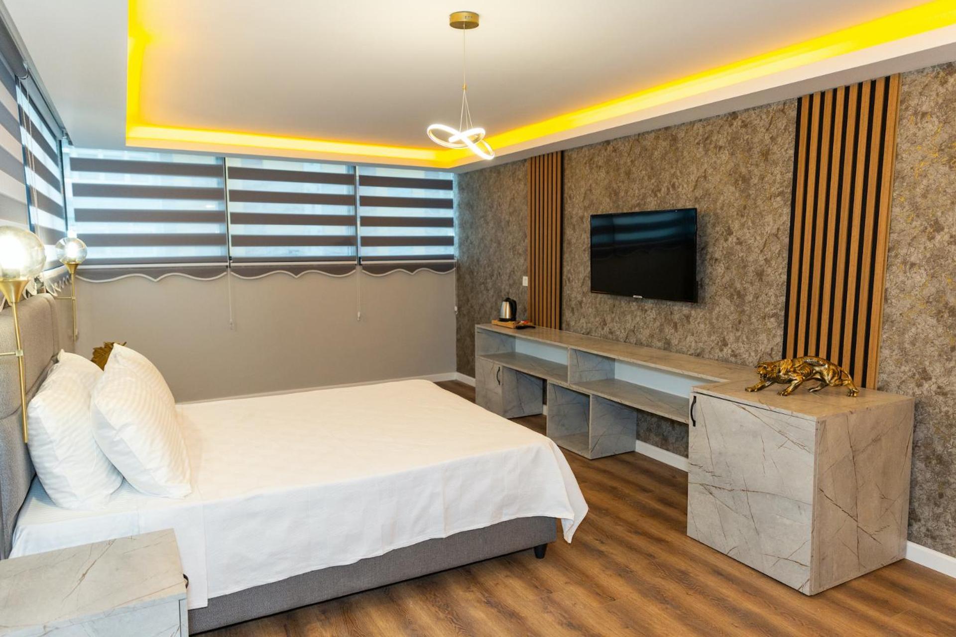 Hotel The Hera Business &