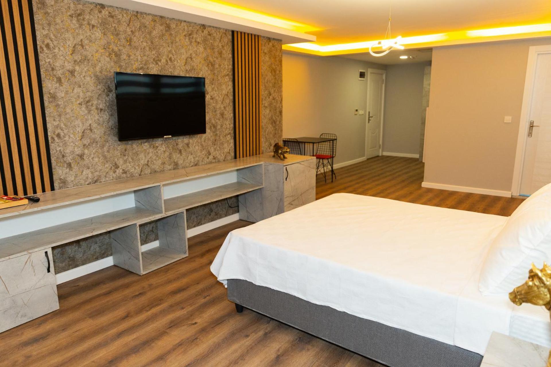 The Hera Business & Hotel 4*