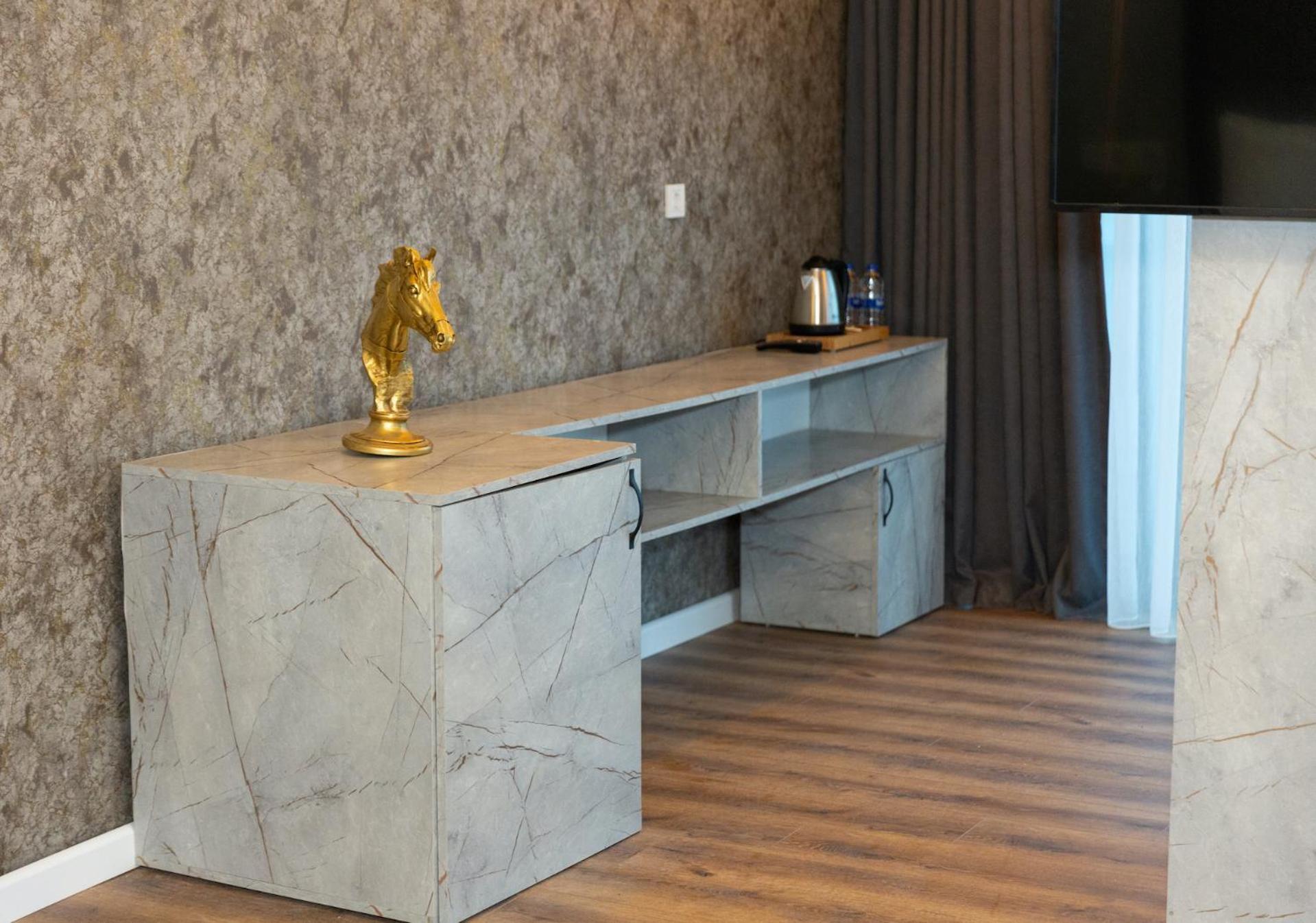 The Hera Business & Hotel