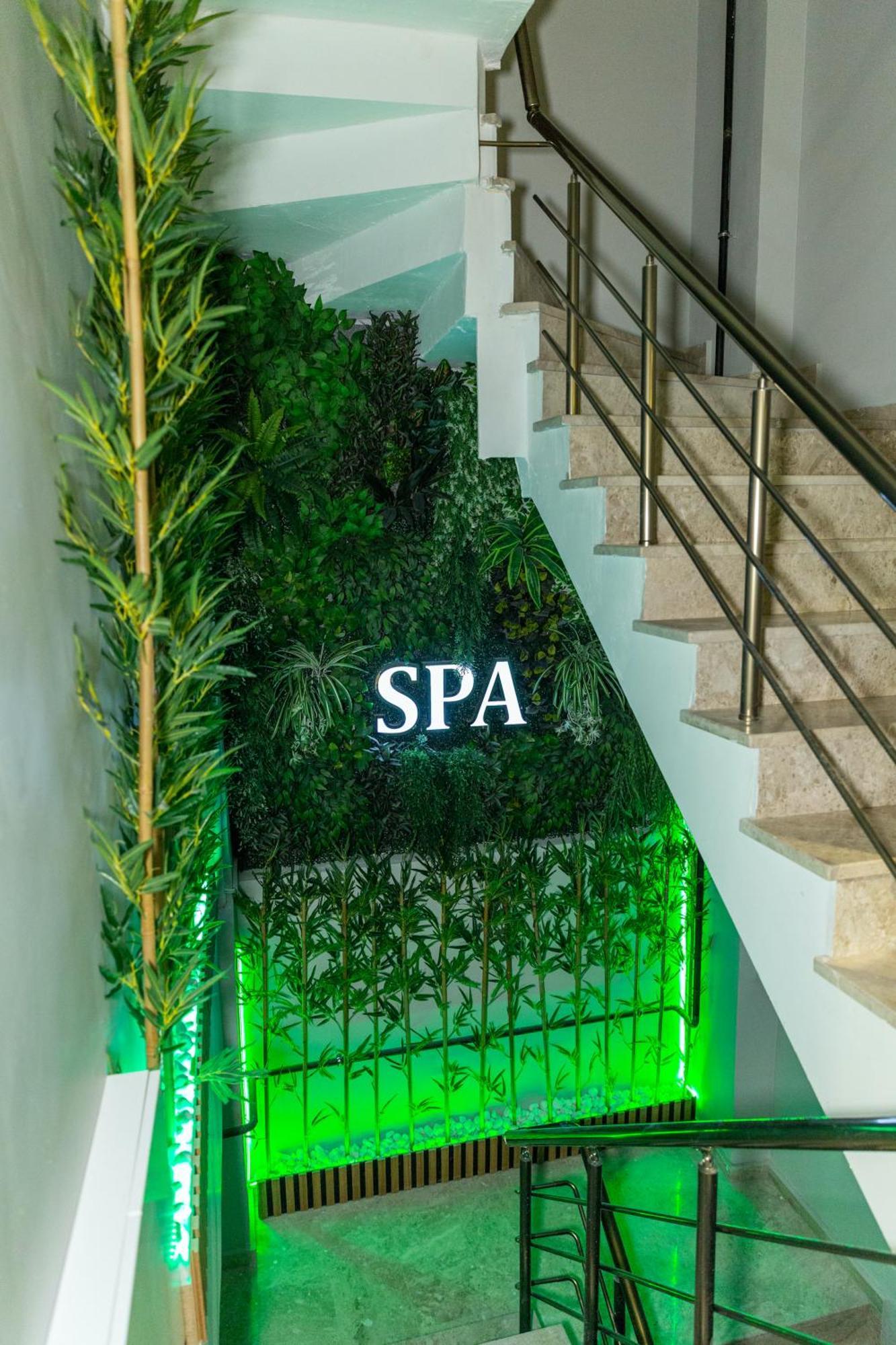 Hotel The Hera Business & 4*