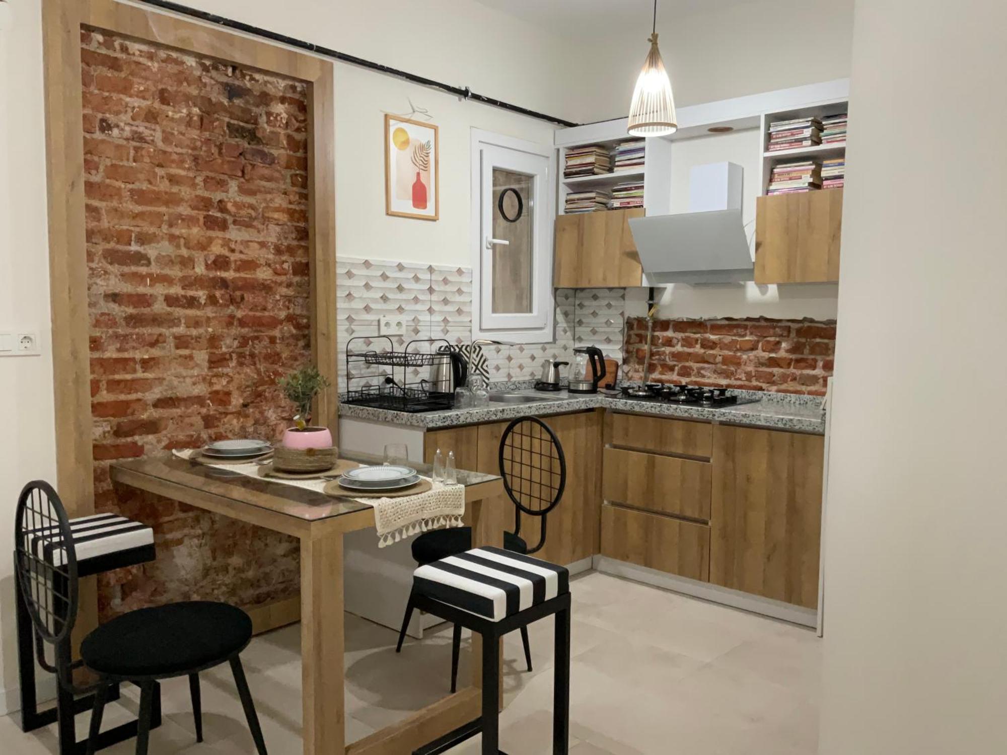 2br And 2bath Balcony In Heart Of Isatanbul #3 Istambul