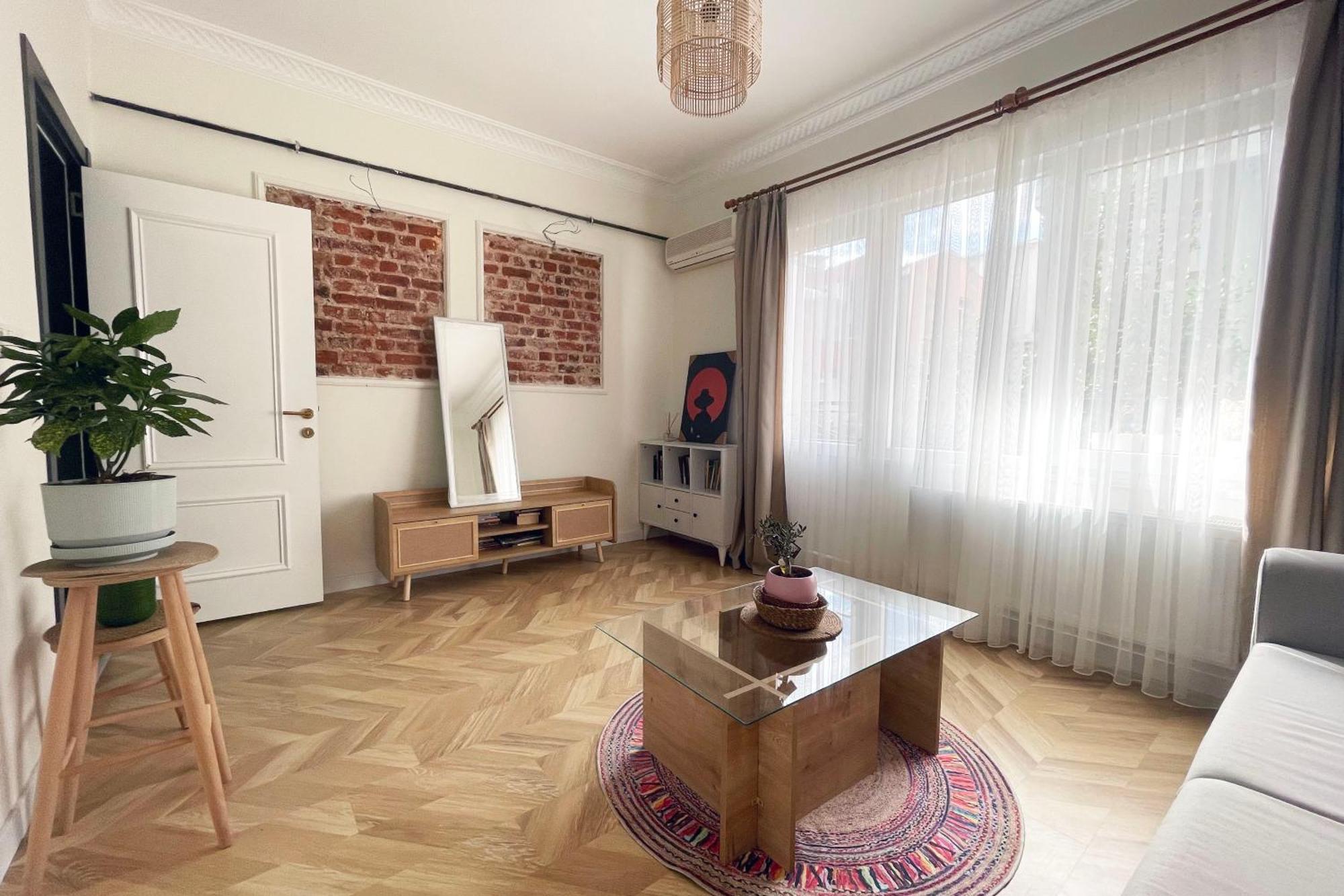 2br And 2bath Balcony In Heart Of Isatanbul #3 Apartment