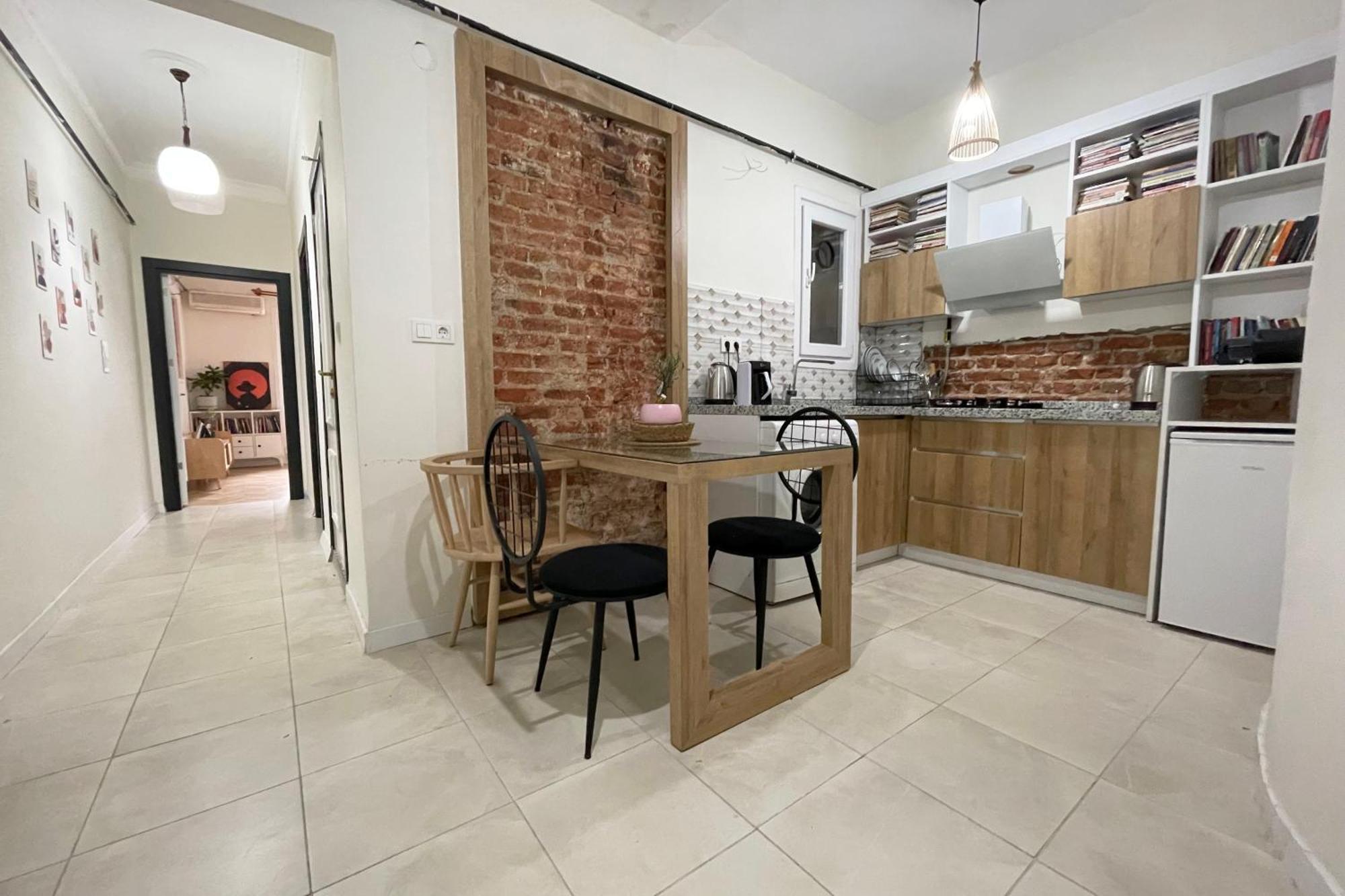 2br And 2bath Balcony In Heart Of Isatanbul #3 * Istambul