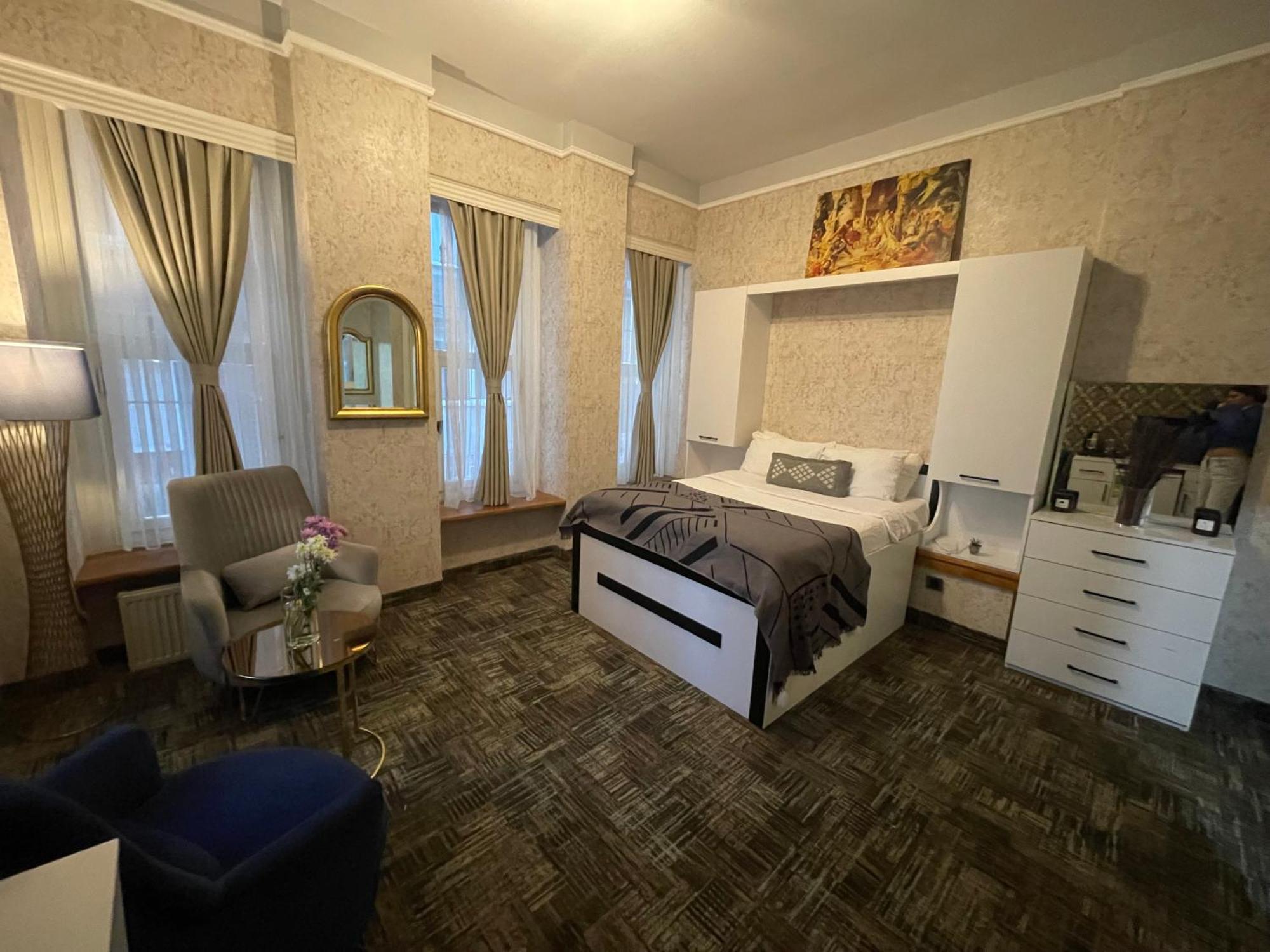 Aparthotel Es Moda Istanbul