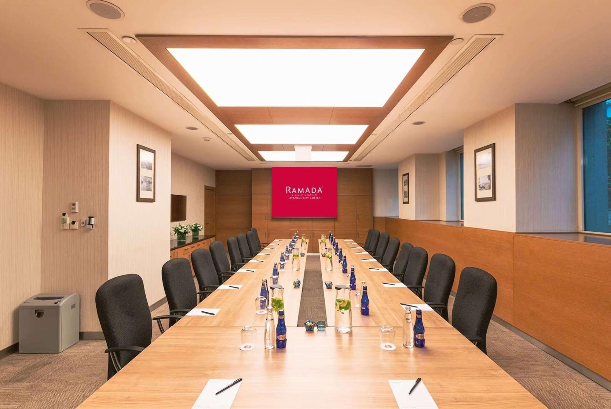 Hotel Ramada Plaza By Wyndham Center (adults Only) Istambul