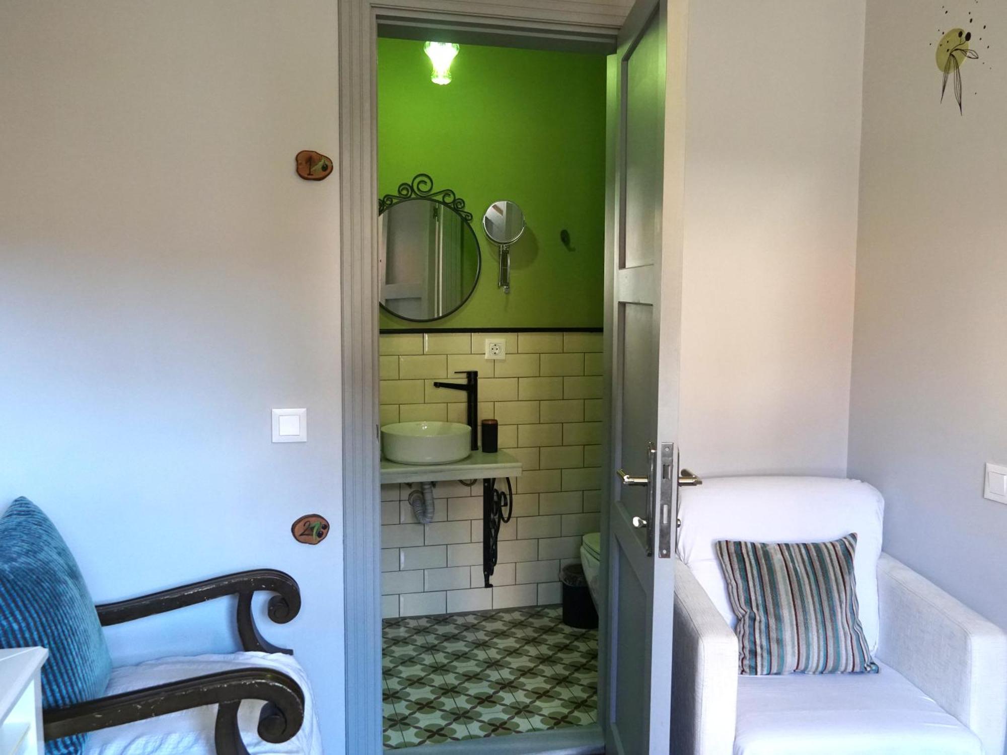 Hotel Tilas - In 19th Century Wooden Townhouse,kadikoy