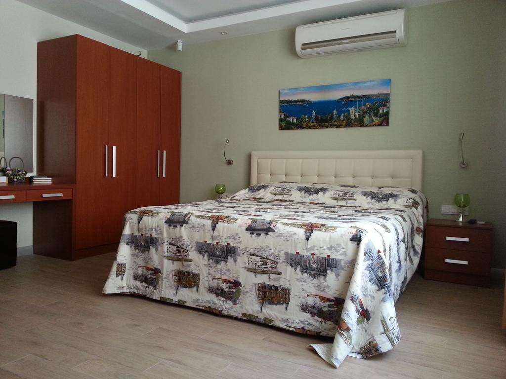Honey House Apartment