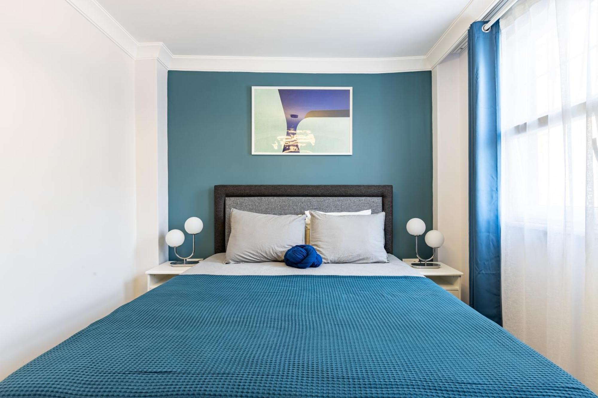 Red Suites Balat - Orange And Blue Apartment *