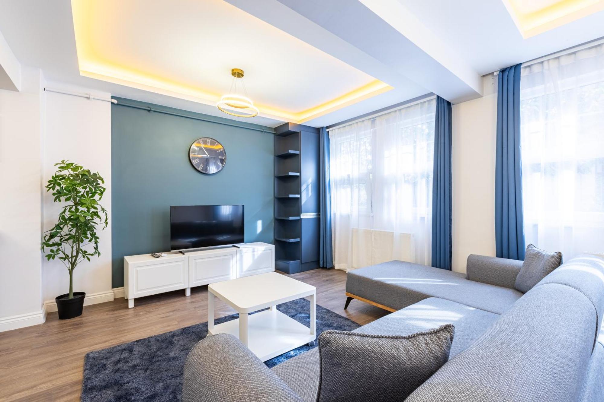Apartment Red Suites Balat - Orange And Blue