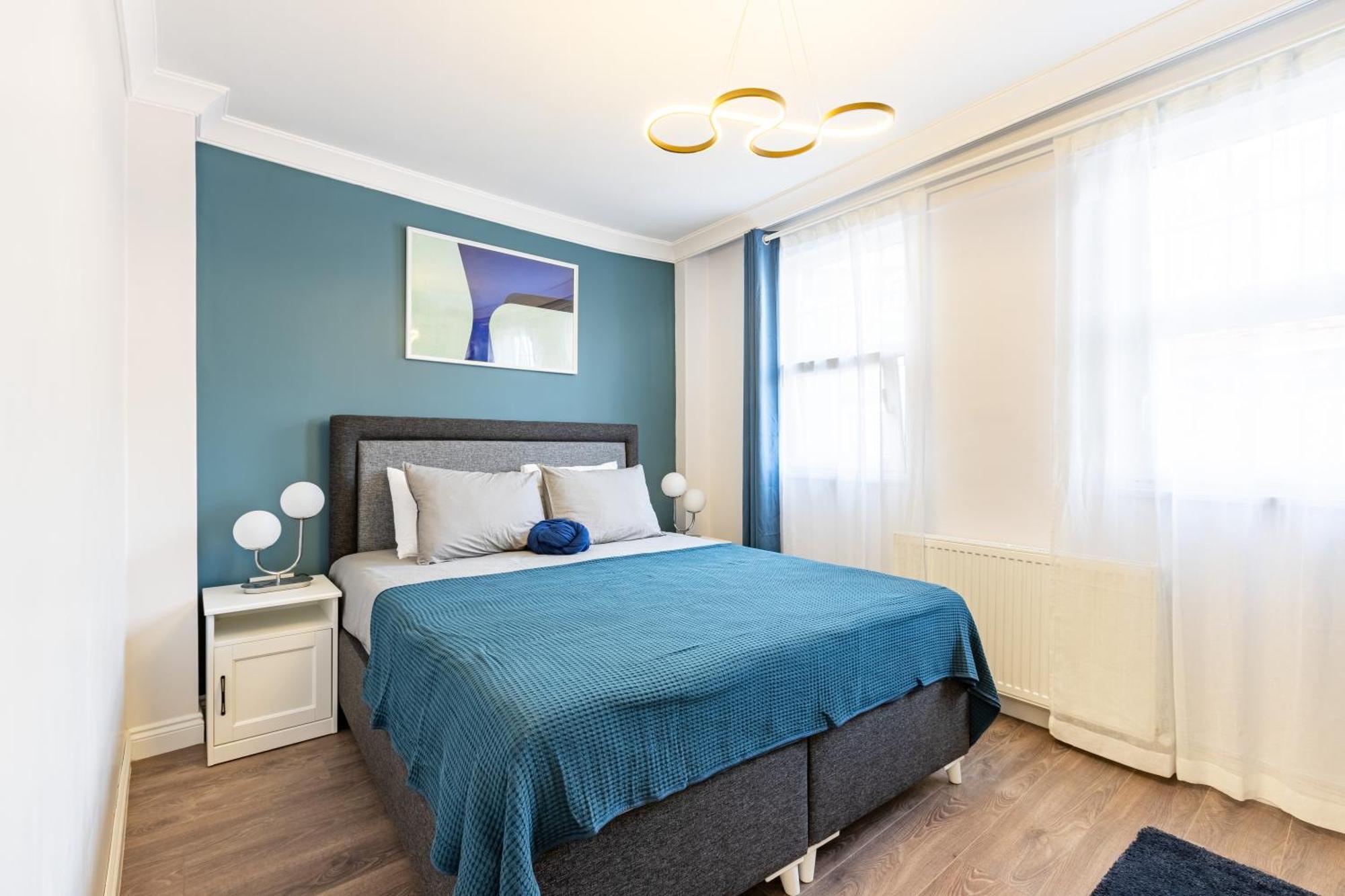 Red Suites Balat - Orange And Blue