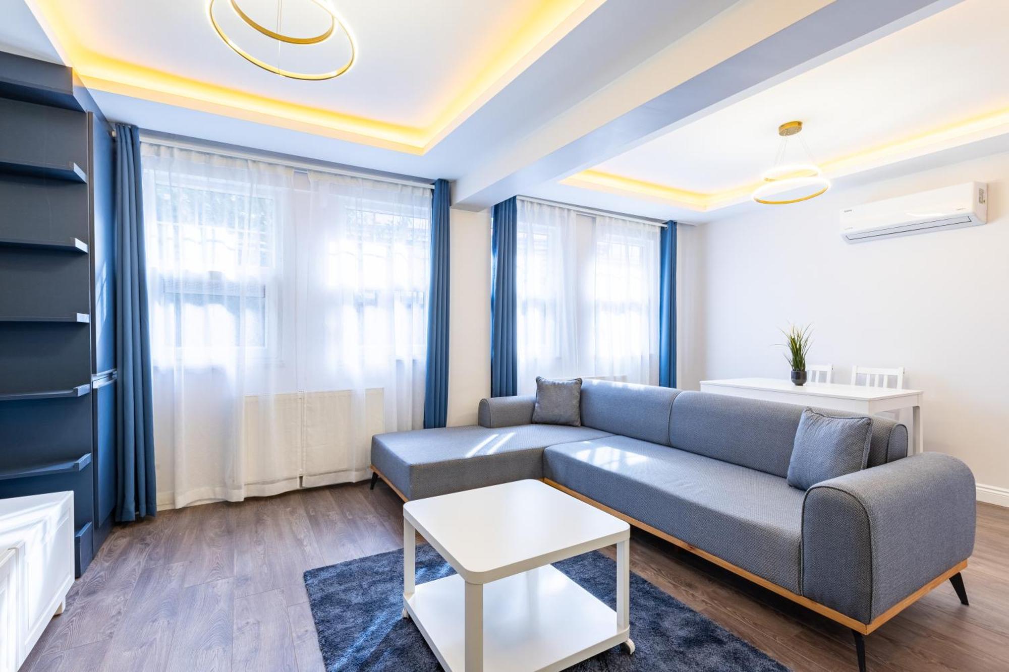 Red Suites Balat - Orange And Blue *