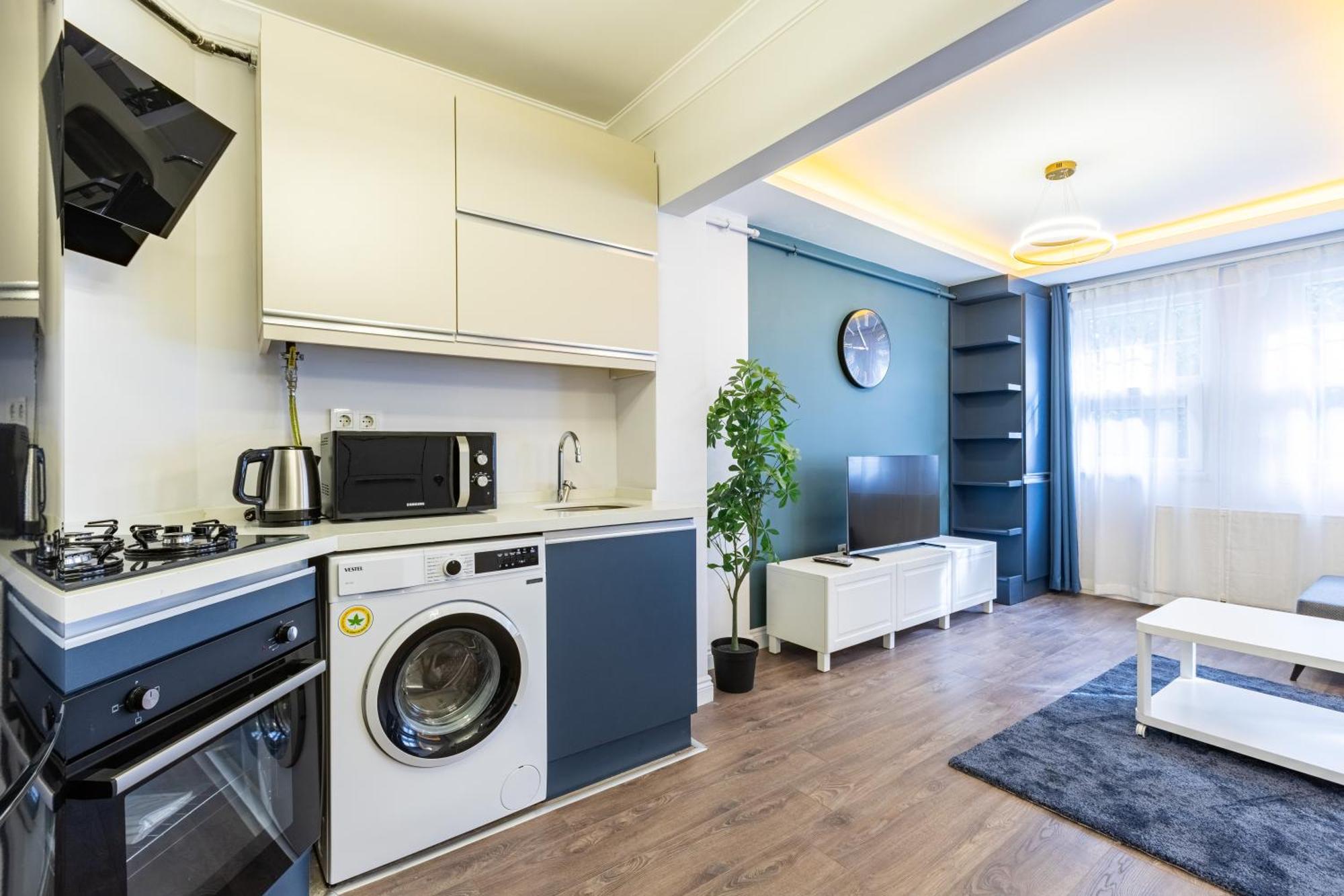 Red Suites Balat - Orange And Blue Apartment *
