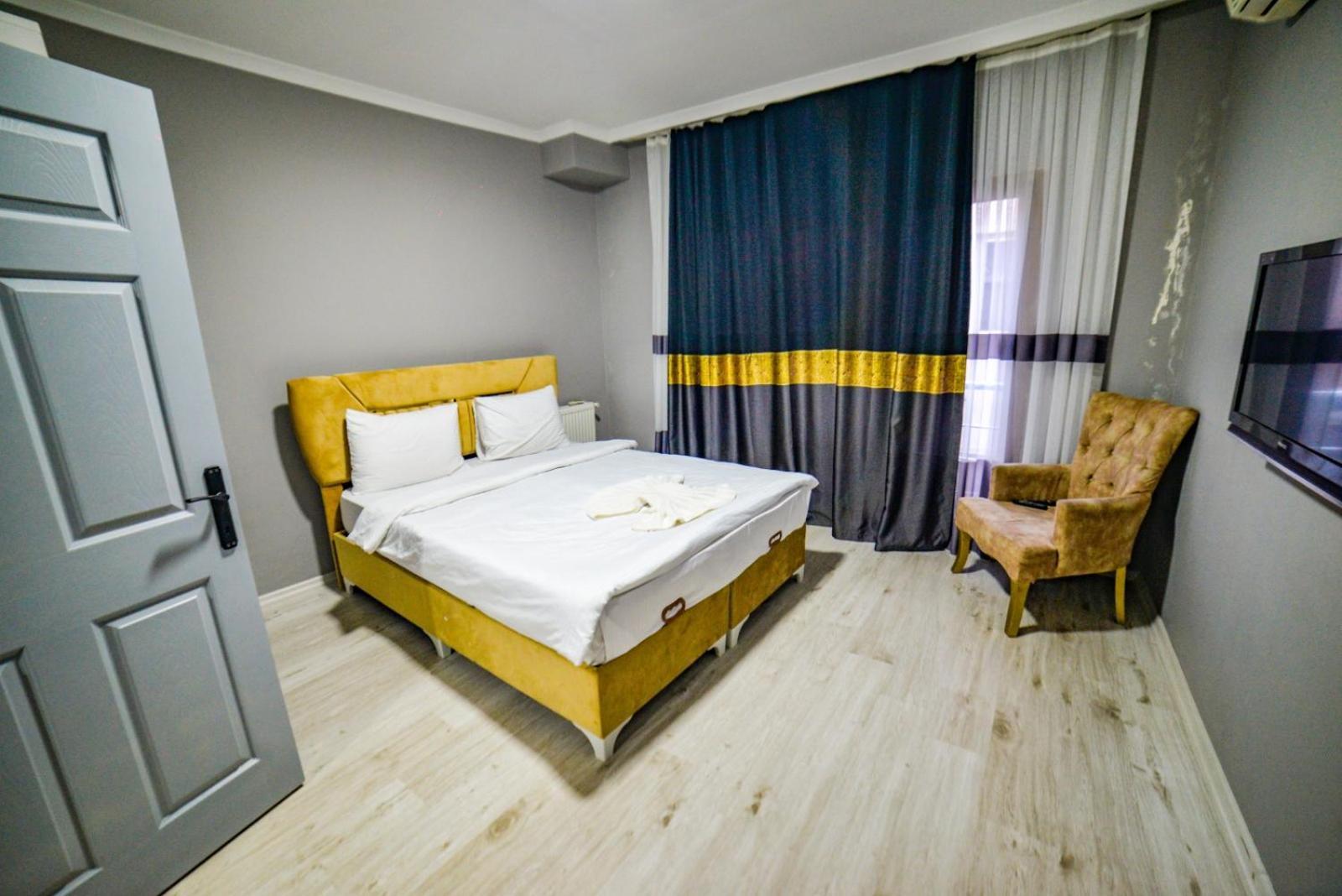 Bed & Breakfast Travel