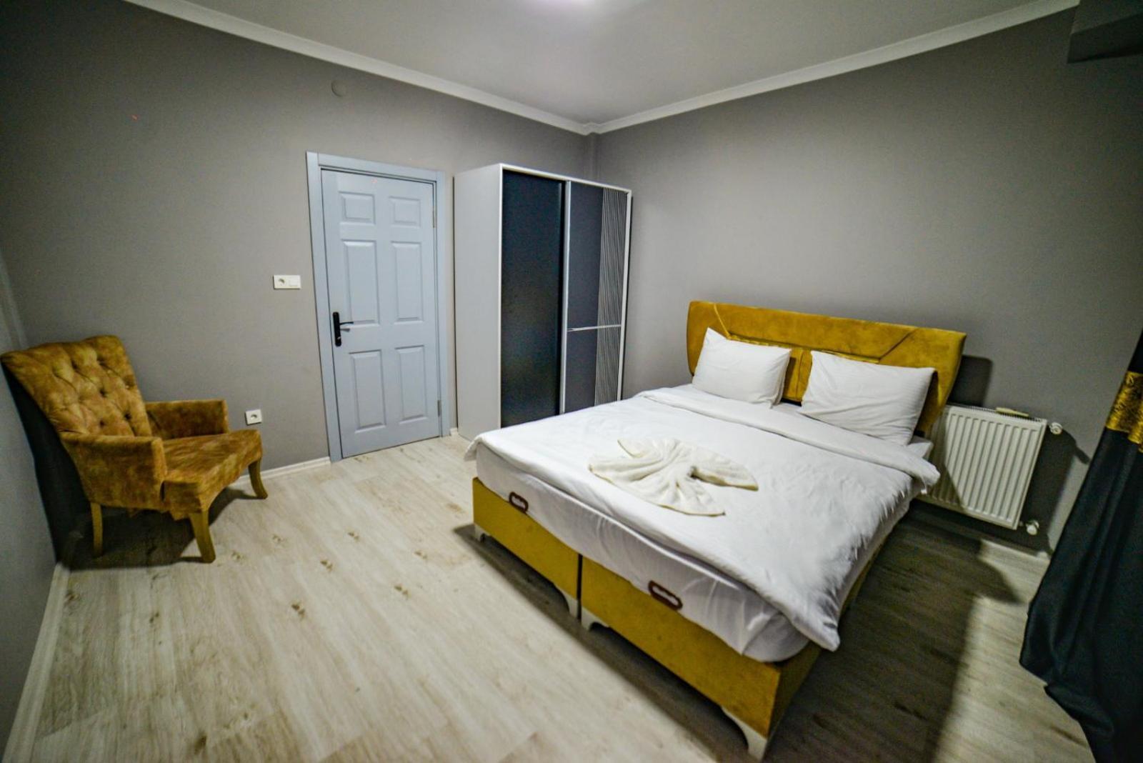 Bed & Breakfast Travel