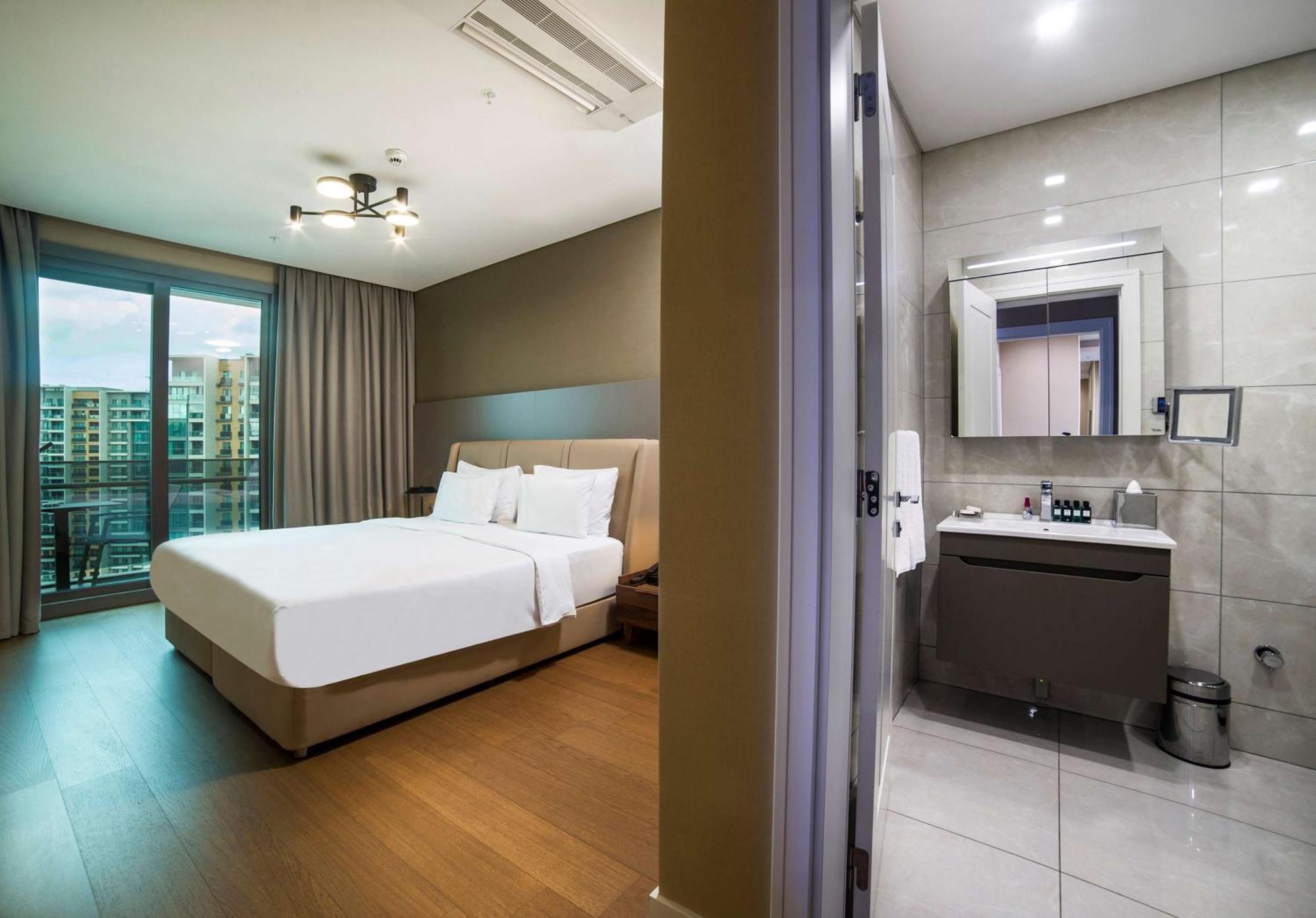 Radisson Residences Vadistanbul Hotel 4*