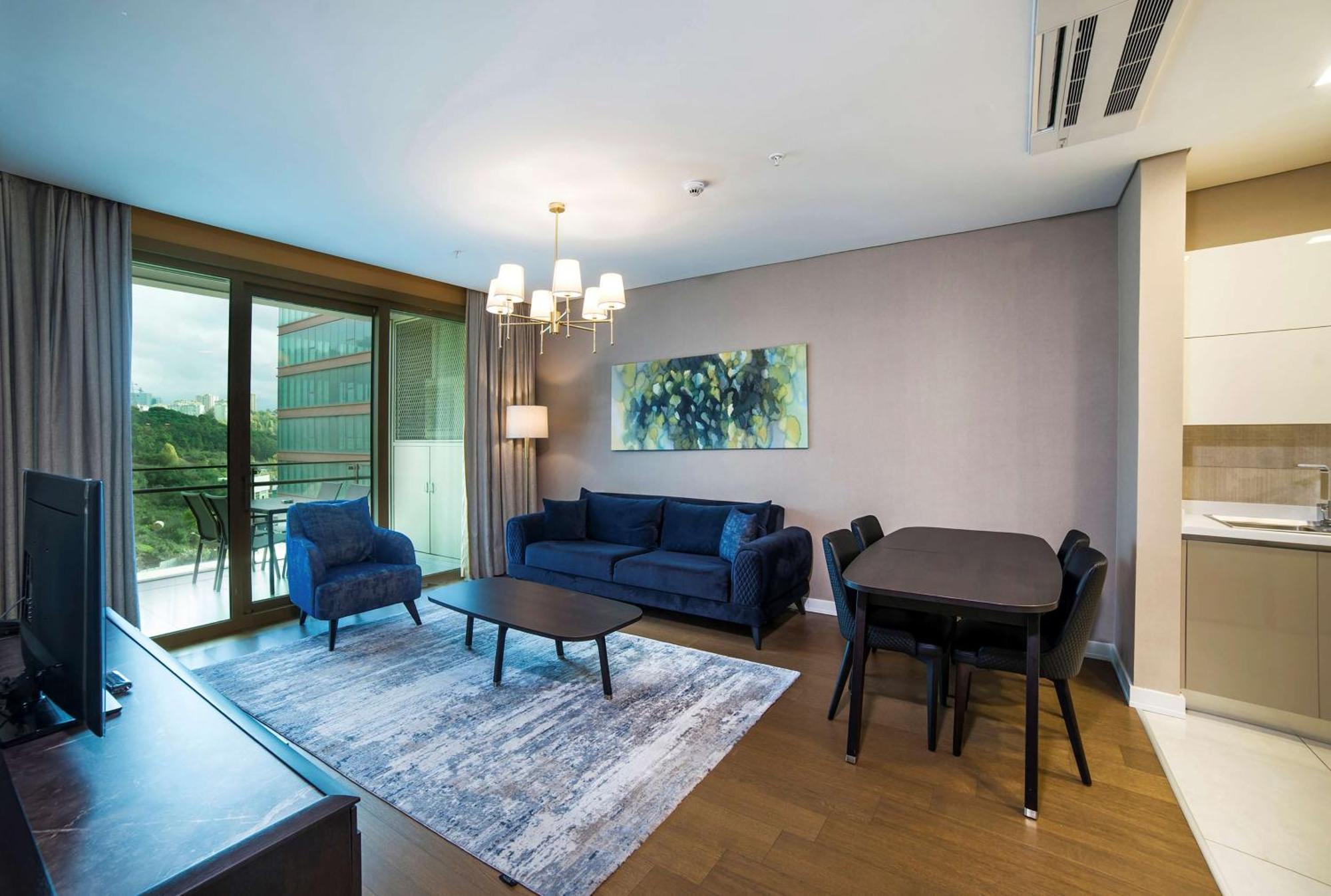 Hotel Radisson Residences Vadistanbul 4*
