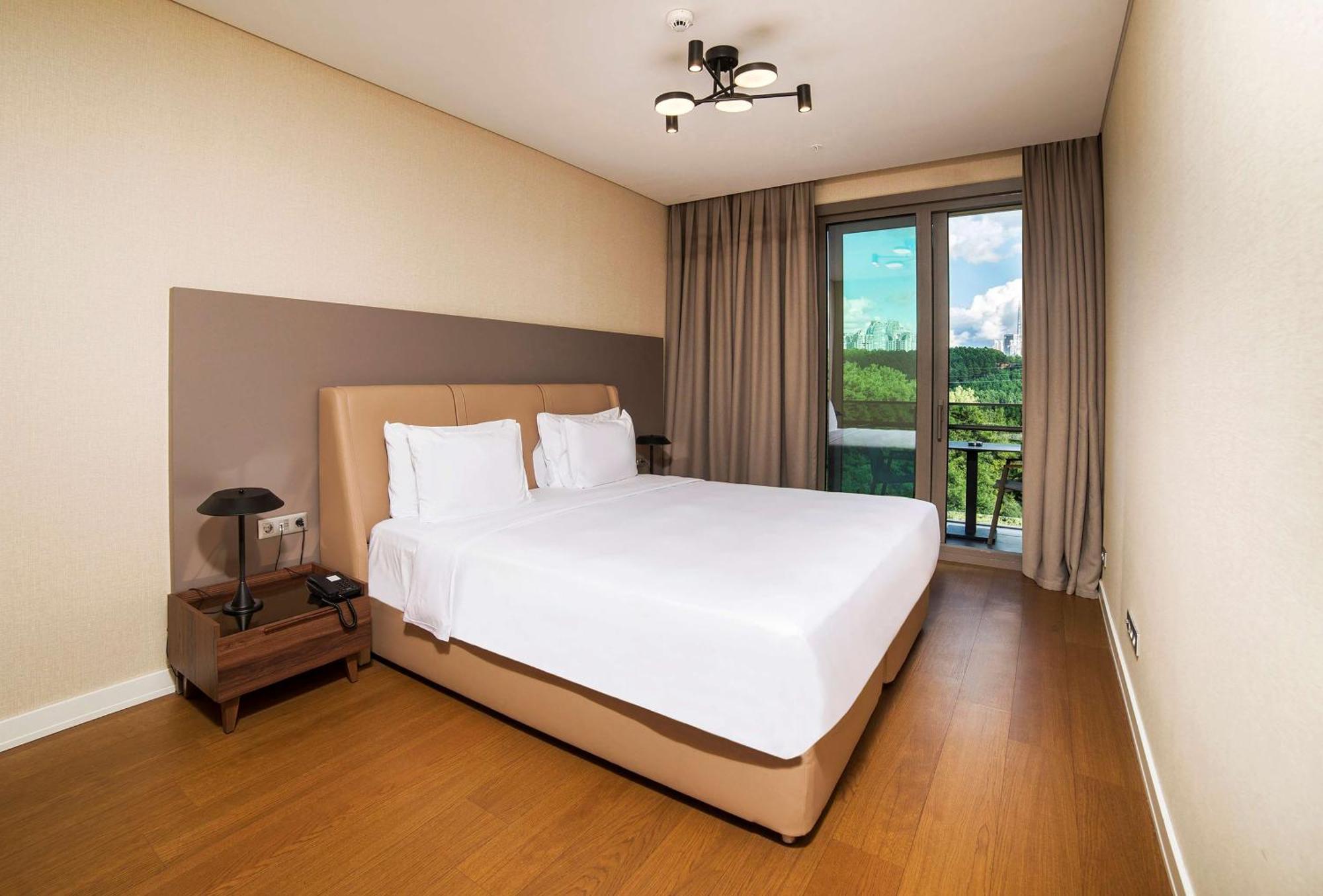 Radisson Residences Vadistanbul Hotel 4*