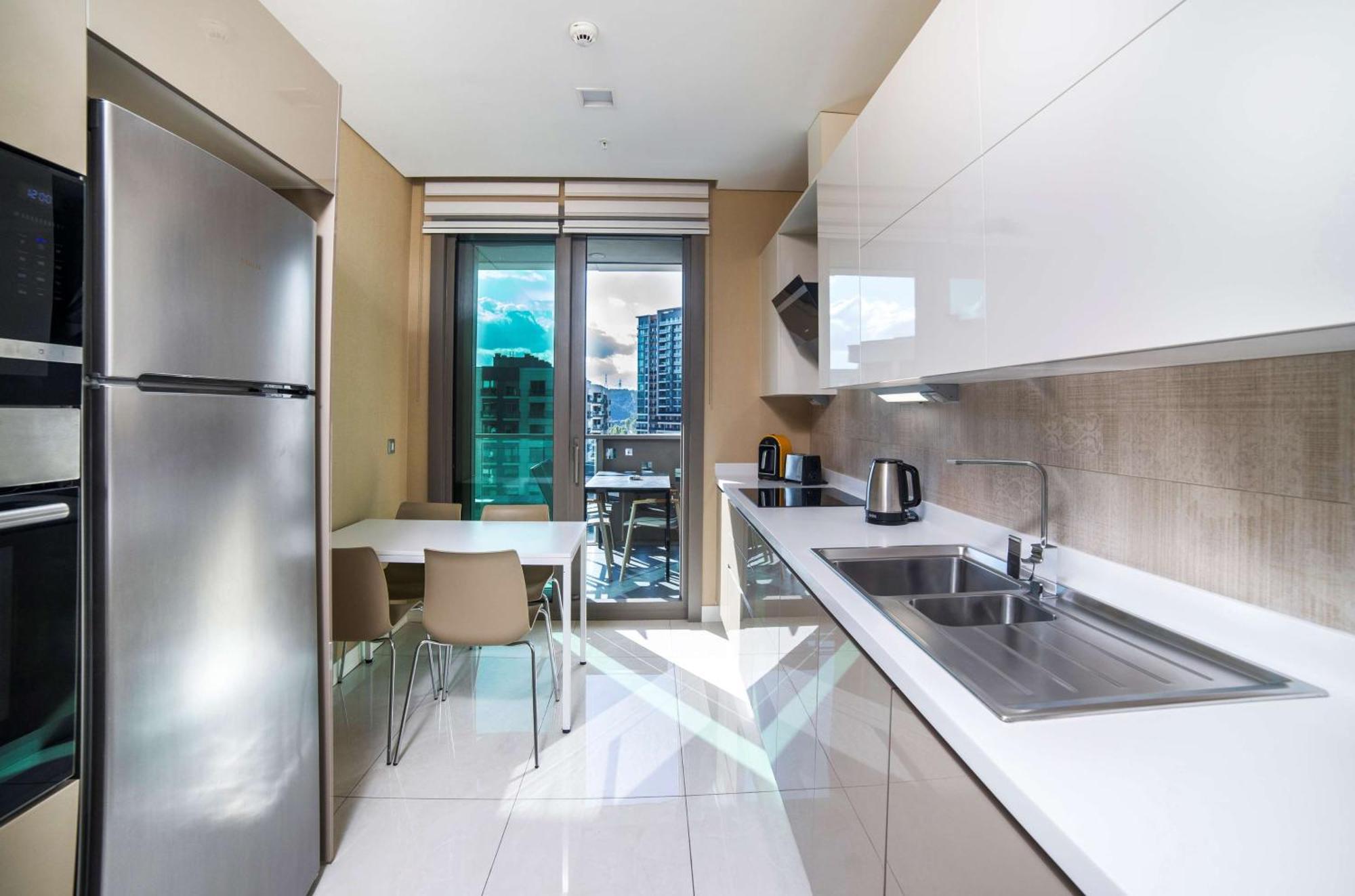 Hotel Radisson Residences Vadistanbul 4*