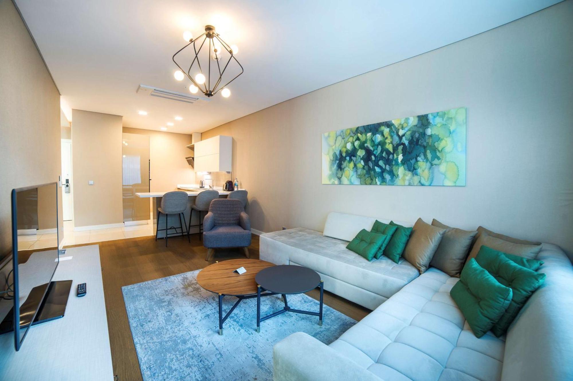 Hotel Radisson Residences Vadistanbul 4*