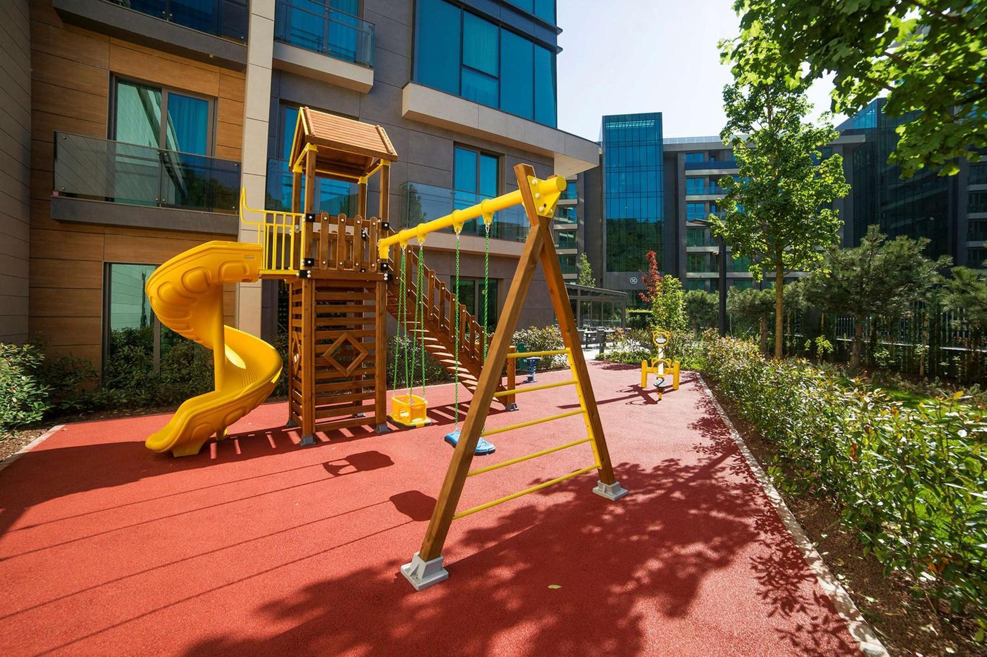 Hotel Radisson Residences Vadistanbul 4*