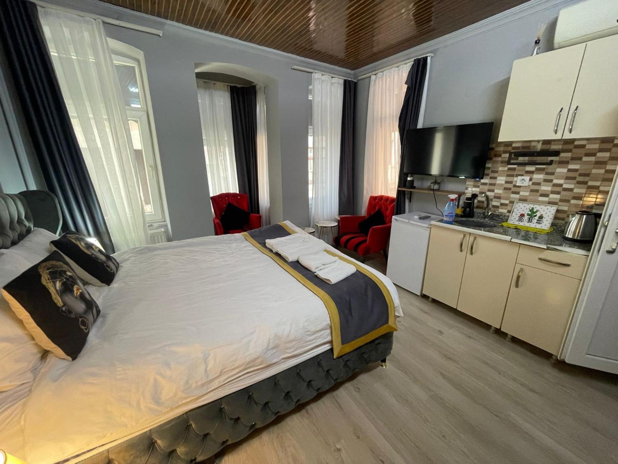 Nefti Red Aparthotel