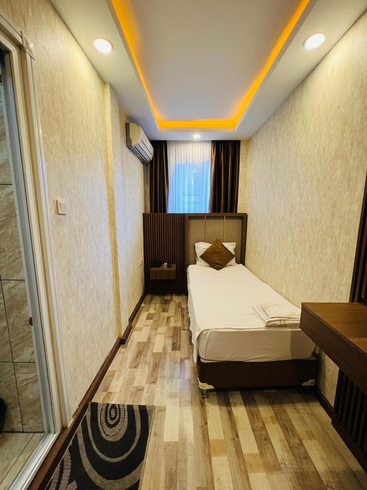 Liman Hotel *