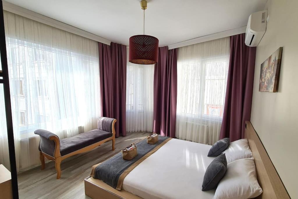 Social House Hotel *