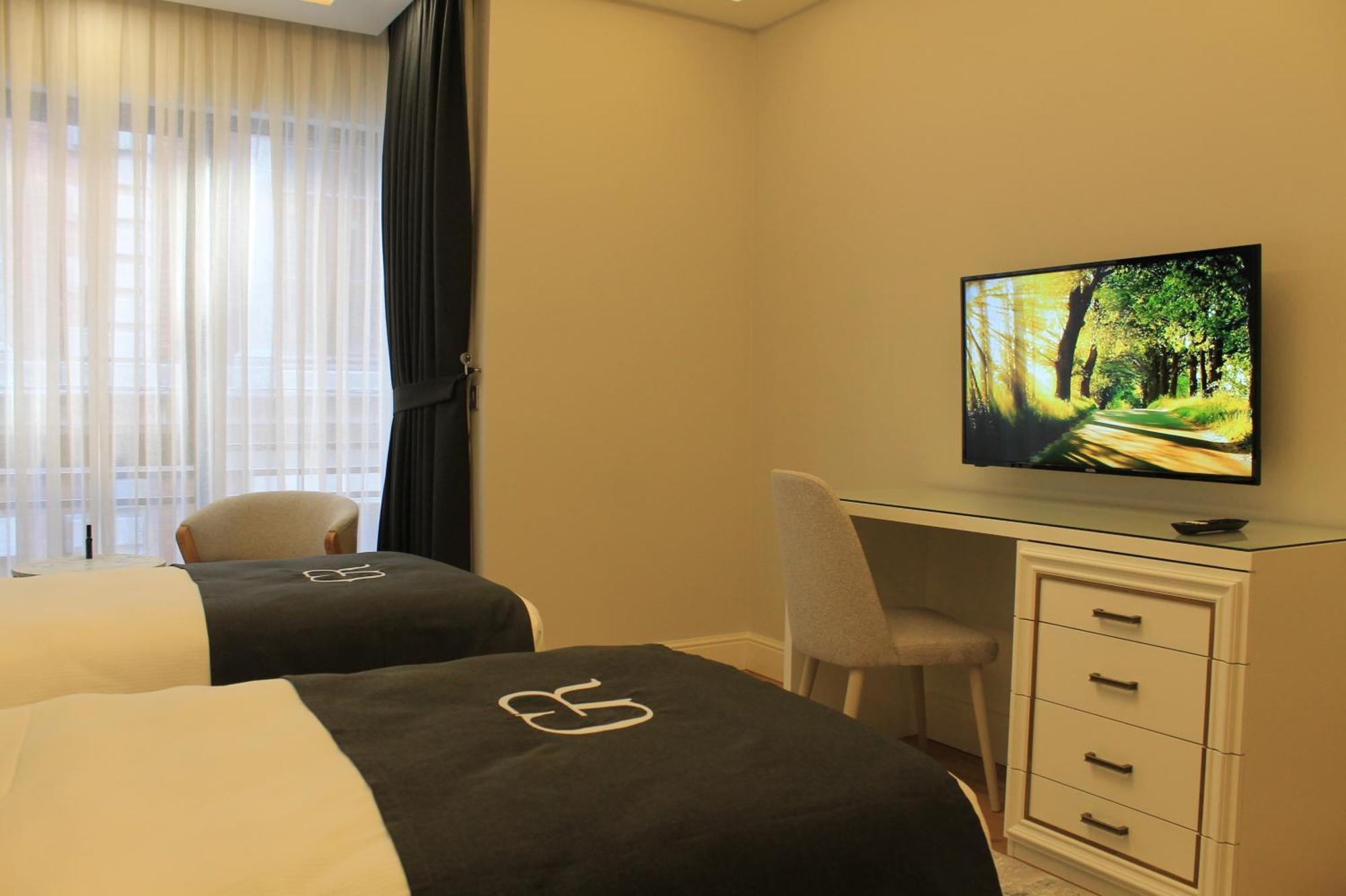 Garlon Hotel