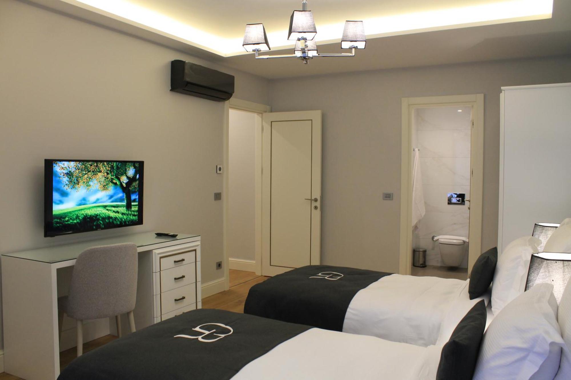 Garlon Hotel