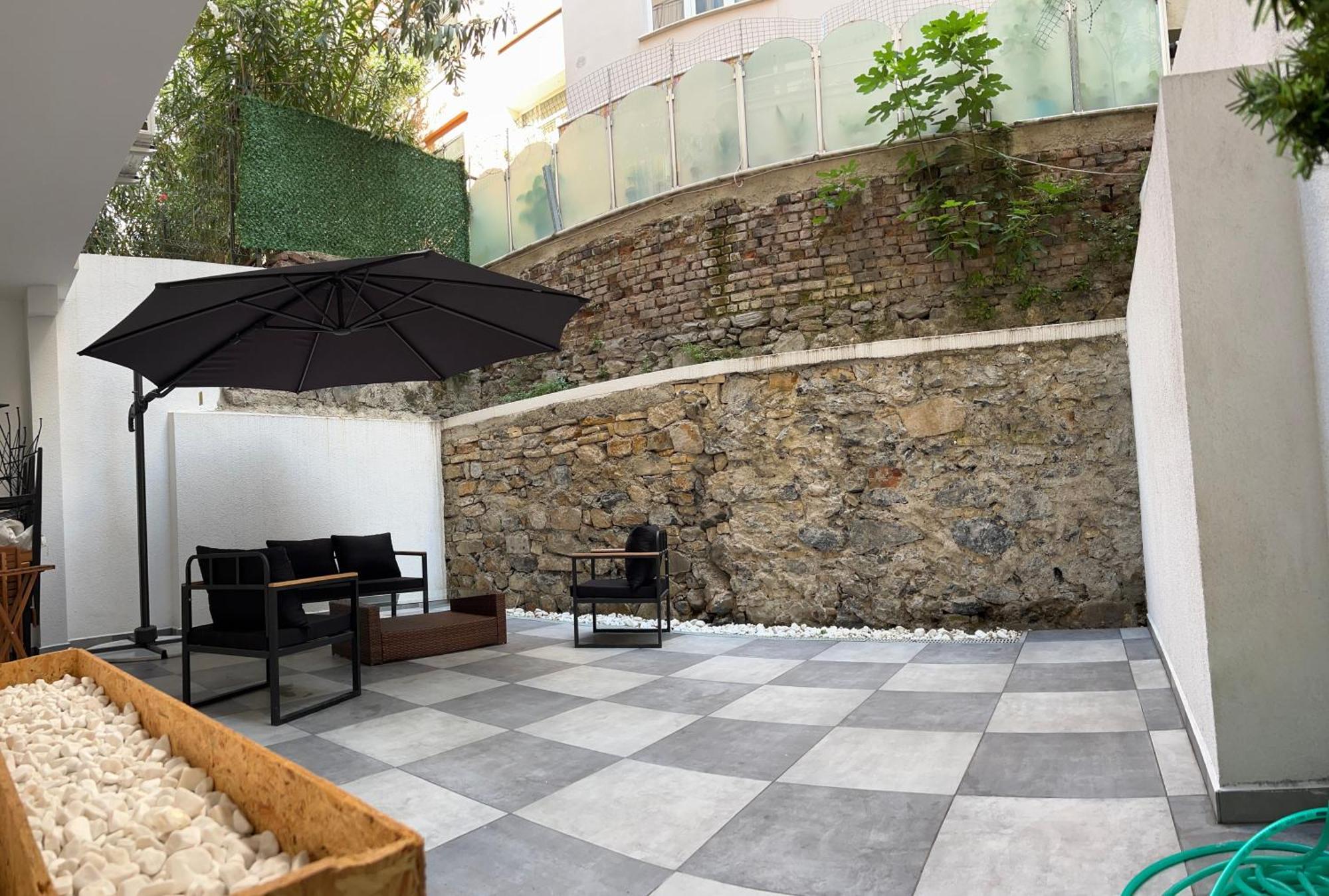 Aparthotel Merkuri *