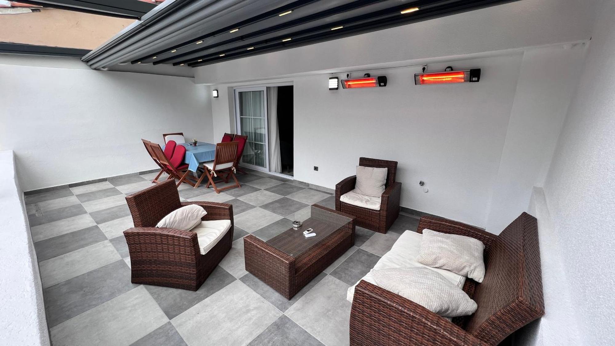 Merkuri Aparthotel *
