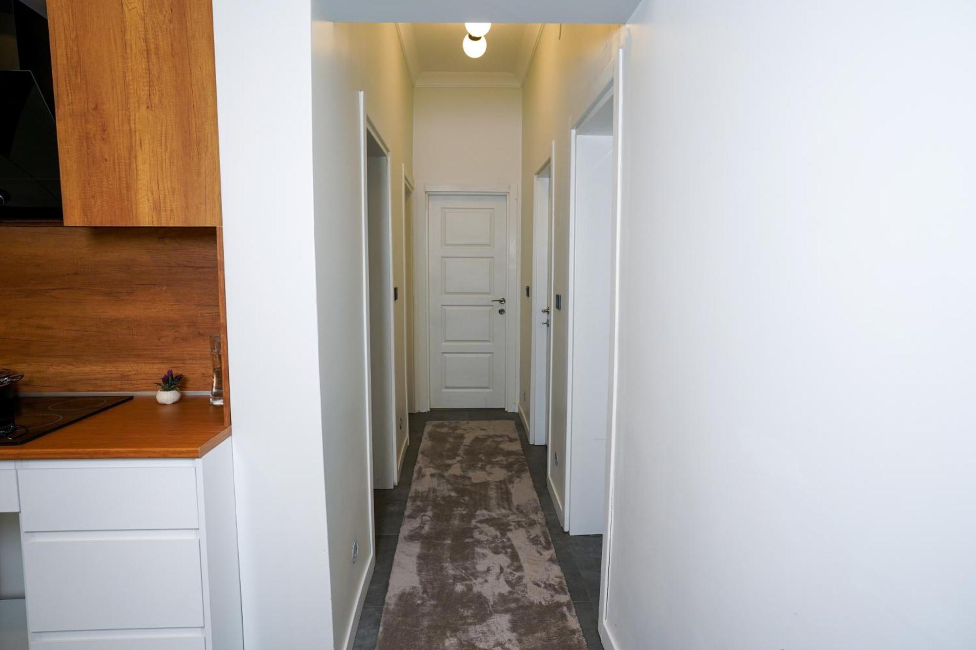 Aparthotel Merkuri *