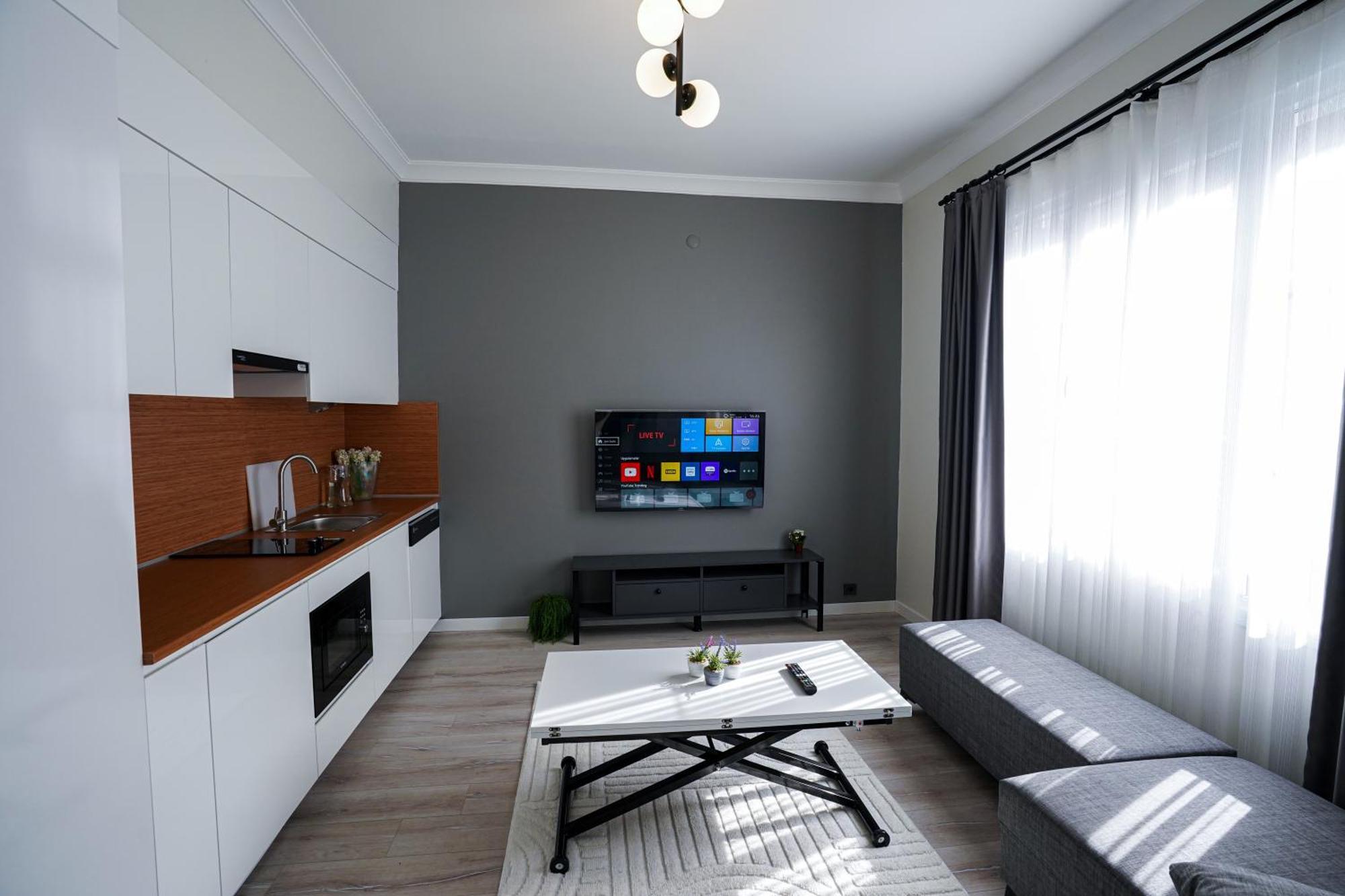 Aparthotel Merkuri *