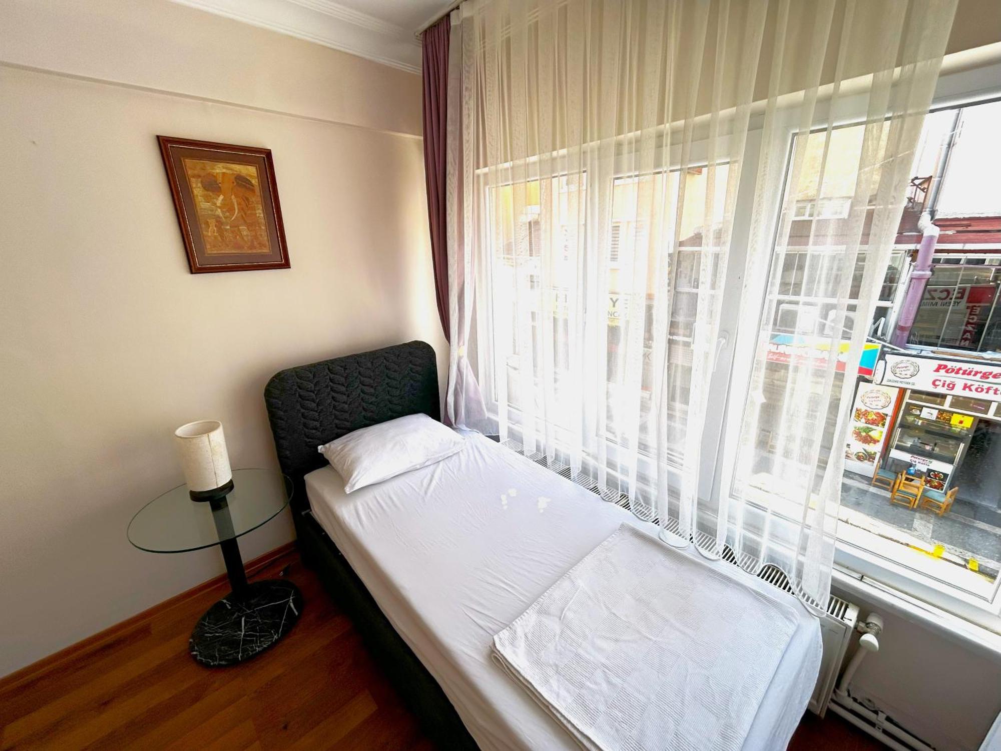 Meydan Pansiyon Uskudar Hotel