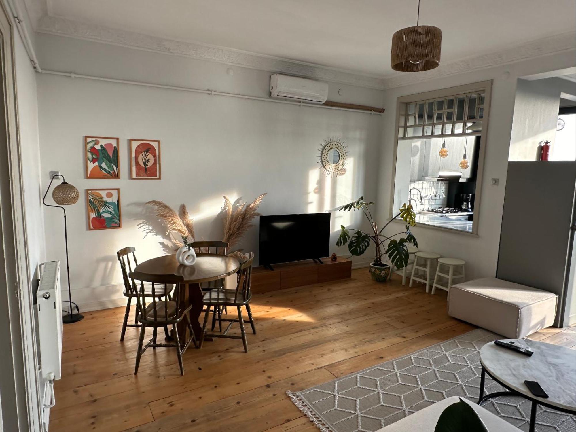 Fantastic Golden Horn View In Beyoglu, Cozy Design *
