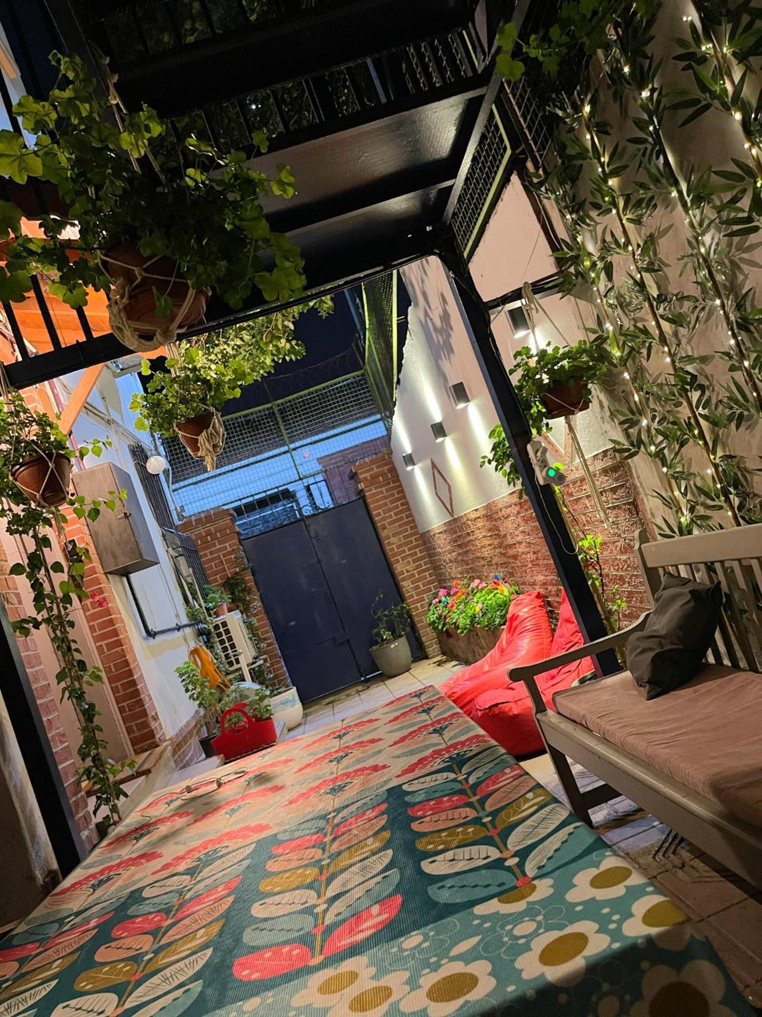 Building/5floors/ Garden In Balat