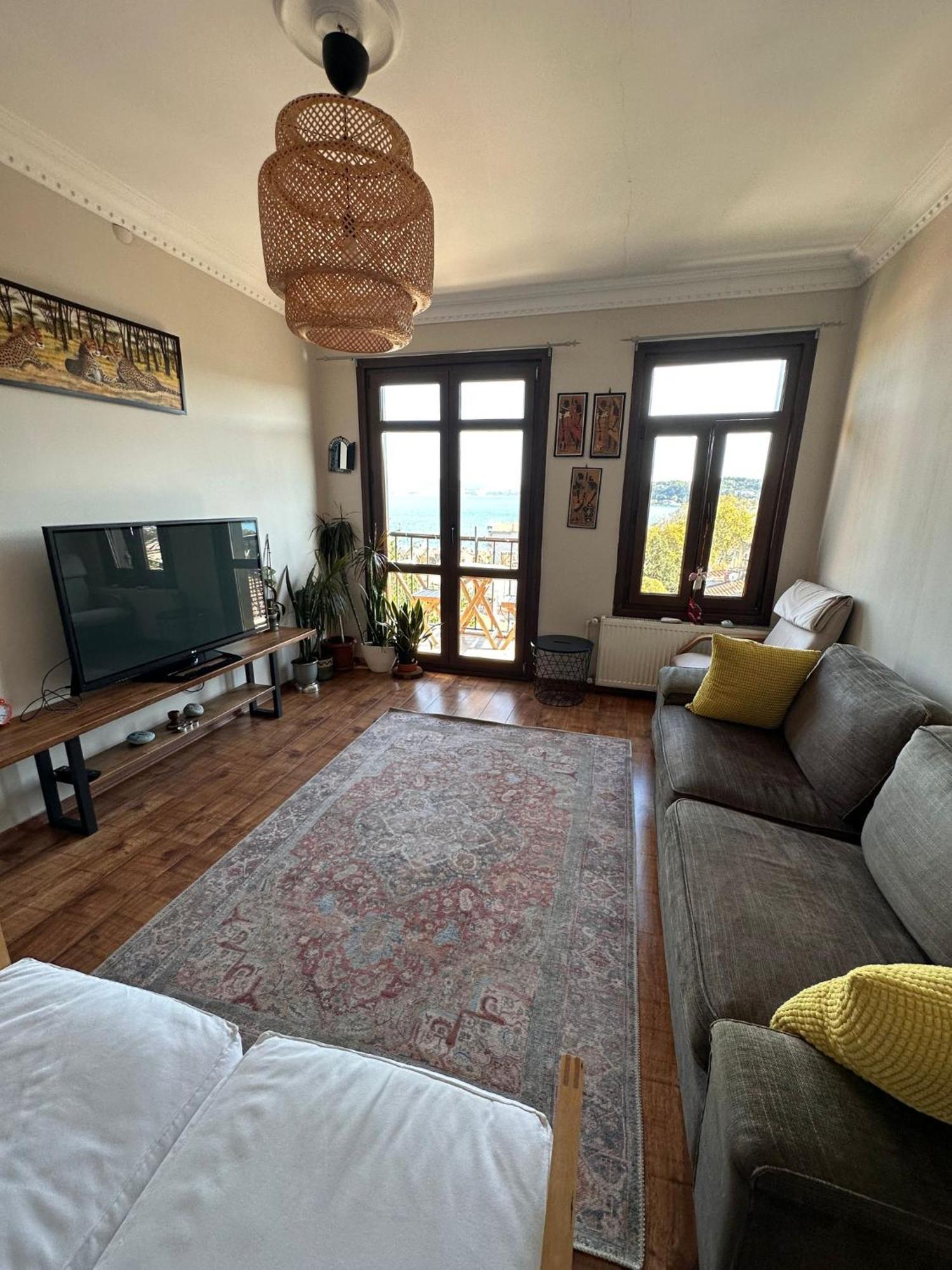 Historic Wooden House With Bosphorus View Apartment