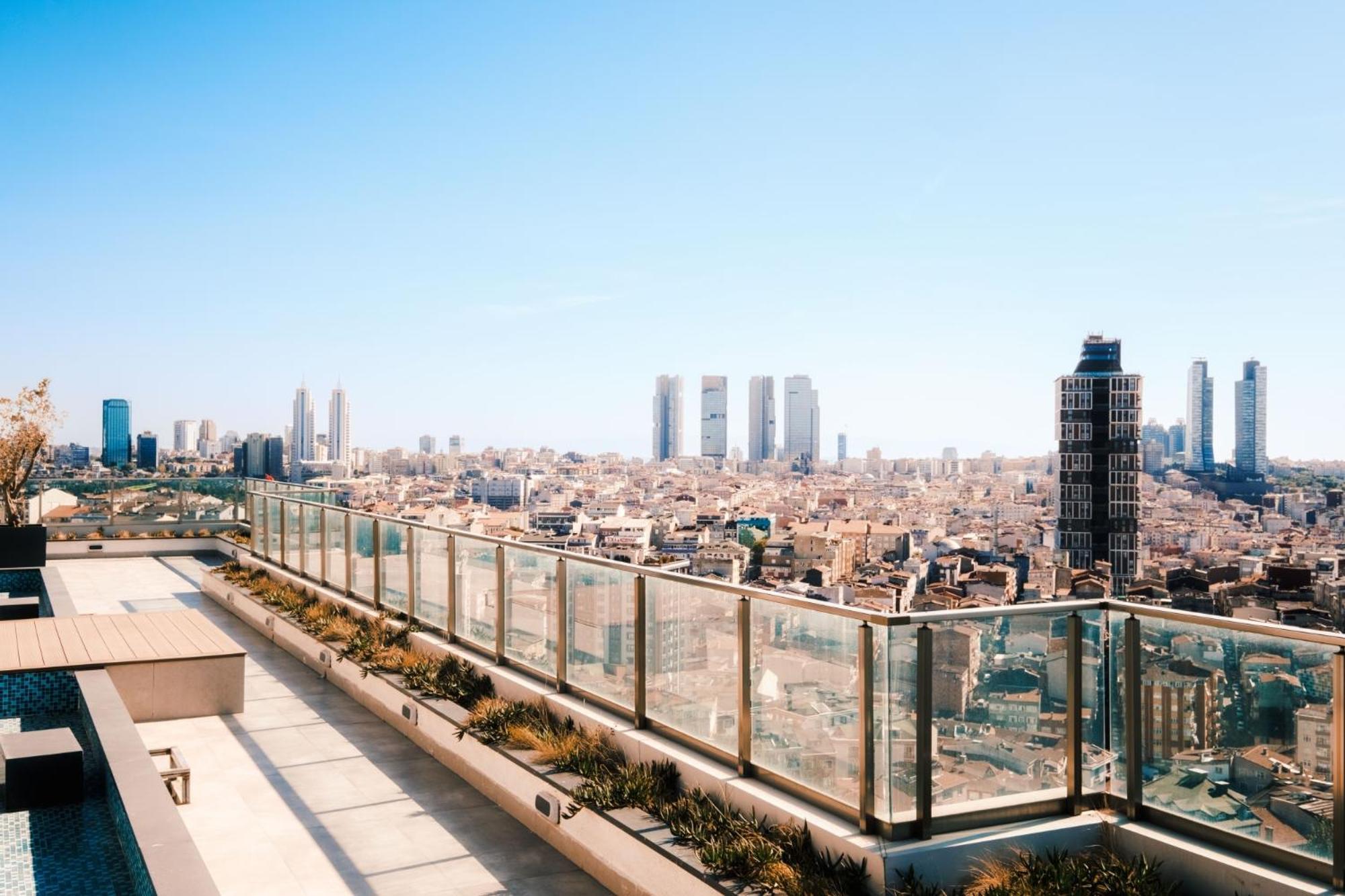 Sleek Flat In Kagithane With Terrace * Istanbul