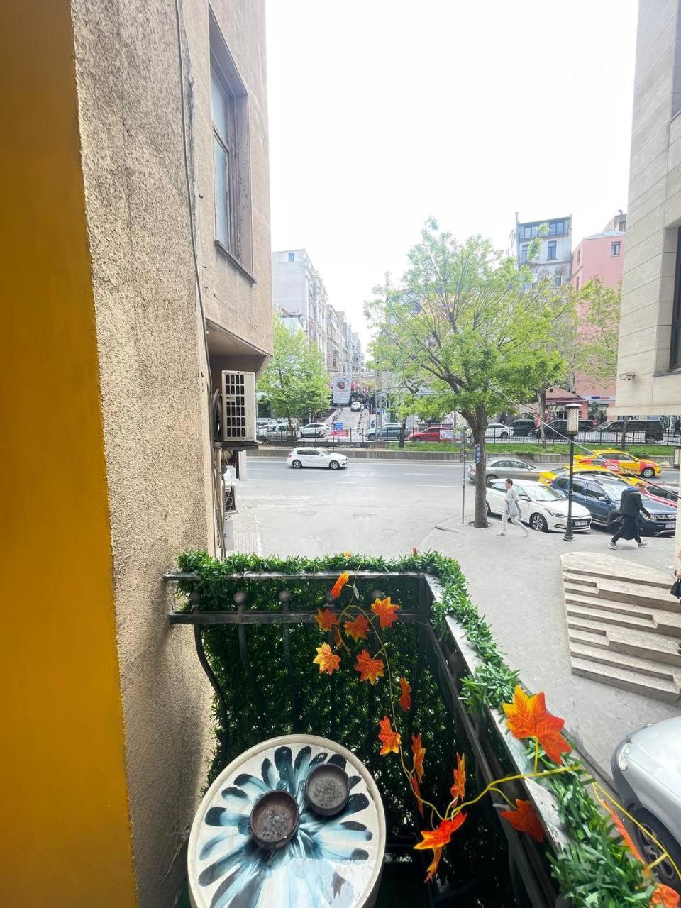 Taksim Pera House *