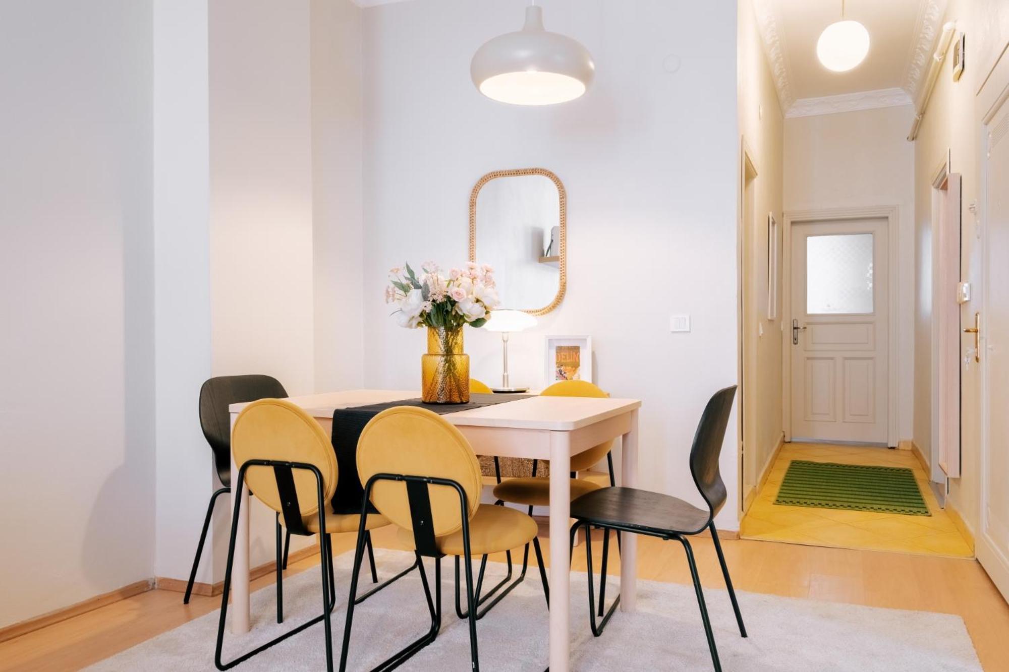 Apartment Chic Spacious Flat Near Istiklal Avenue In Beyoglu