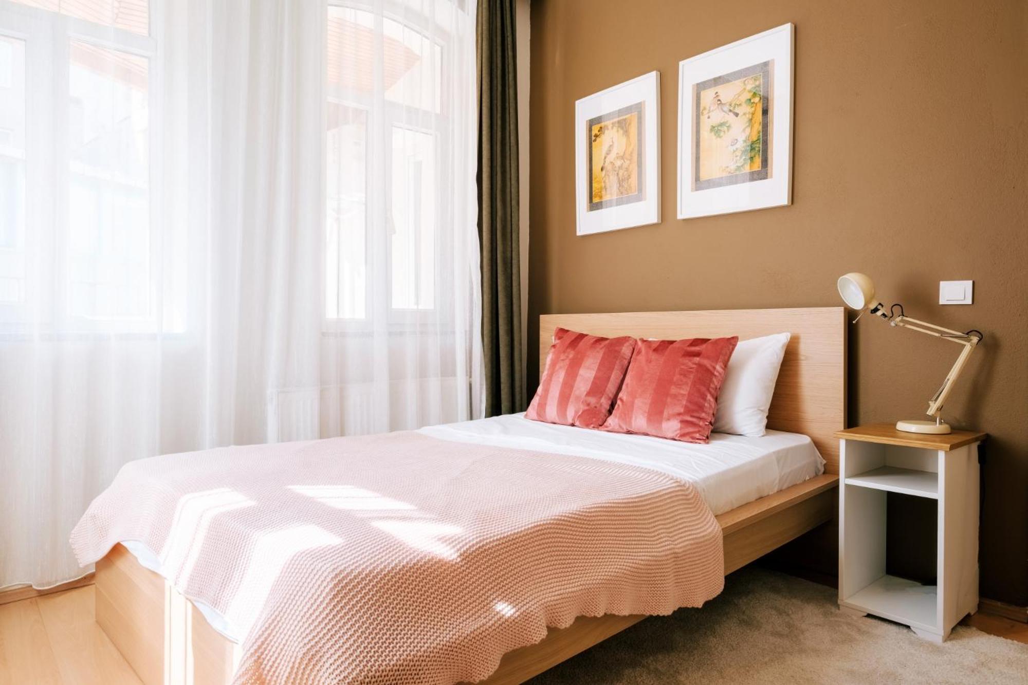 Chic Spacious Flat Near Istiklal Avenue In Beyoglu Apartment