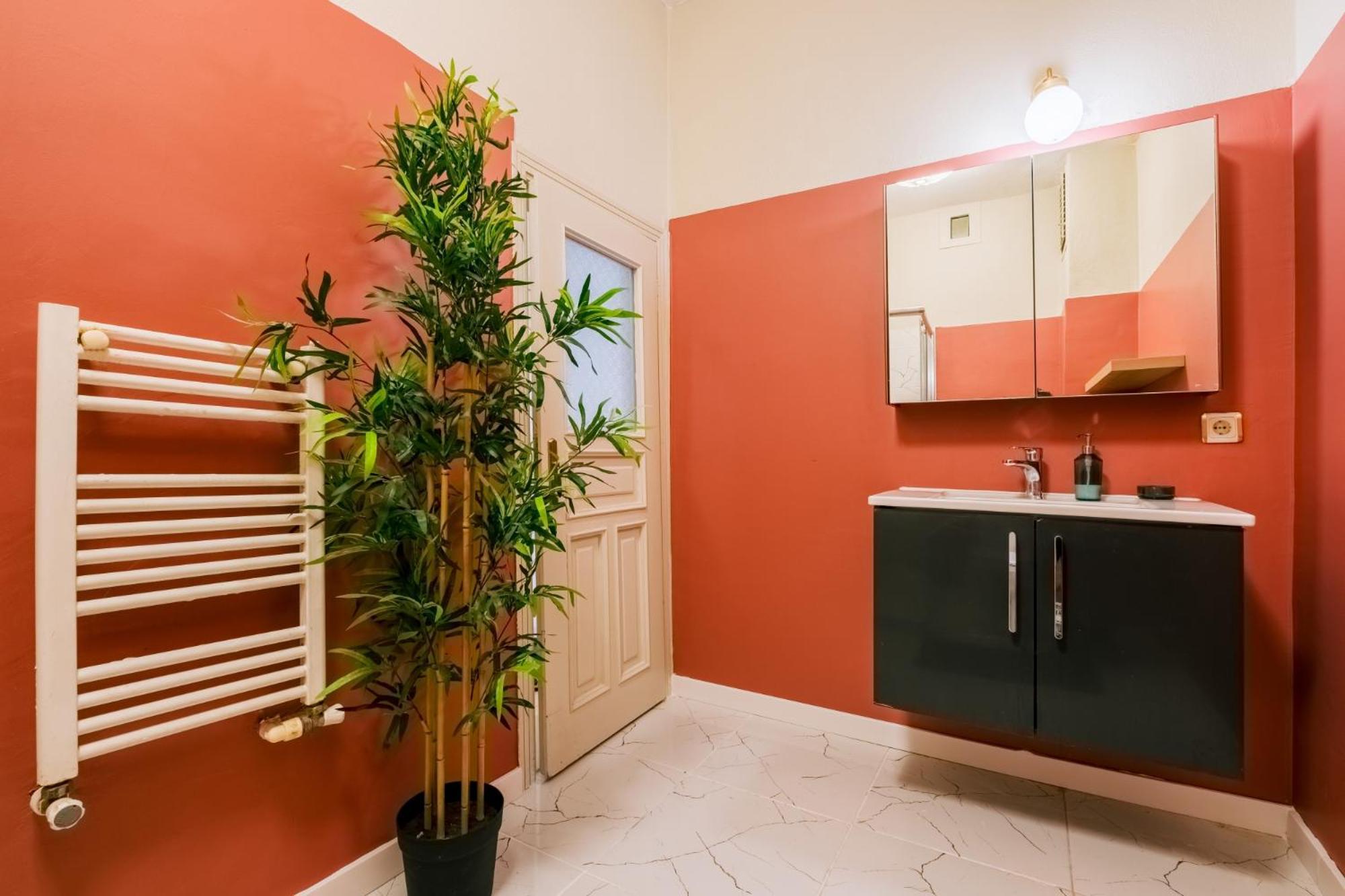 Chic Spacious Flat Near Istiklal Avenue In Beyoglu