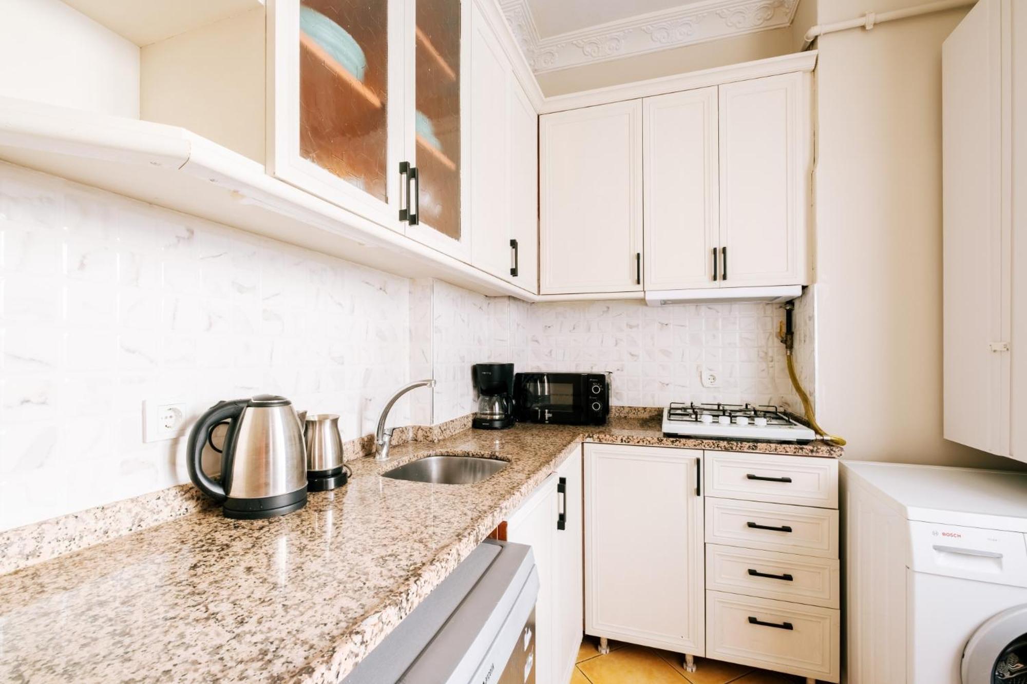 Chic Spacious Flat Near Istiklal Avenue In Beyoglu Istanbul