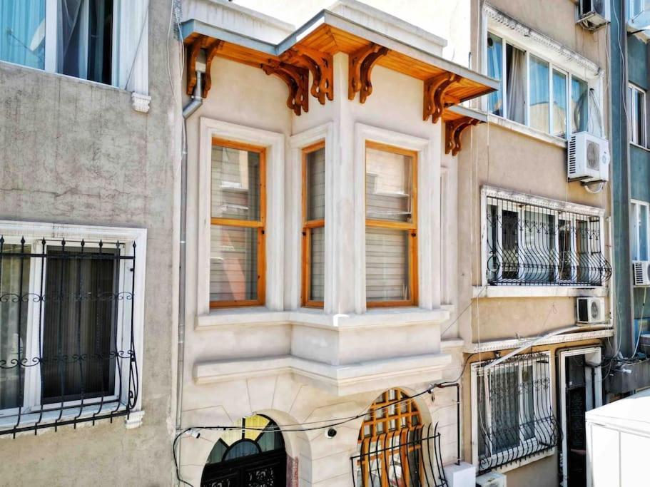 Refurbished Triplex In Taksim Holiday home *