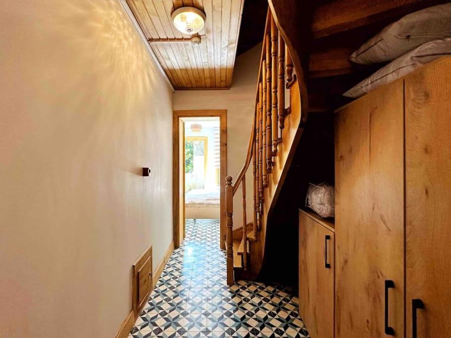 Refurbished Triplex In Taksim Holiday home